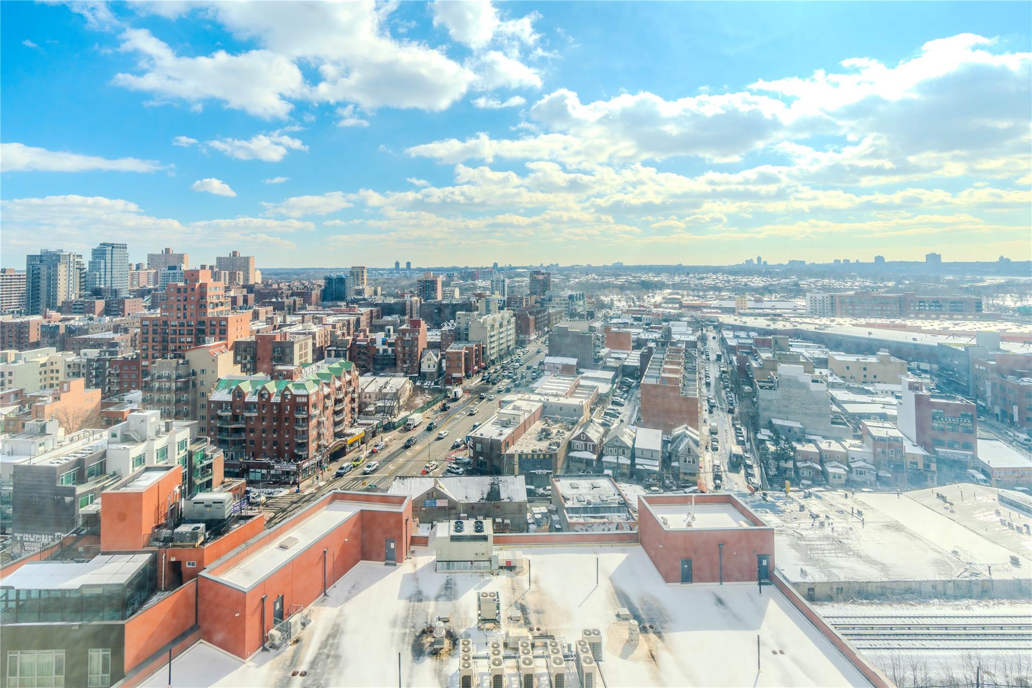 #19 photo, 40-22 College Point Boulevard, কুইন্‌স Flushing , NY 11354