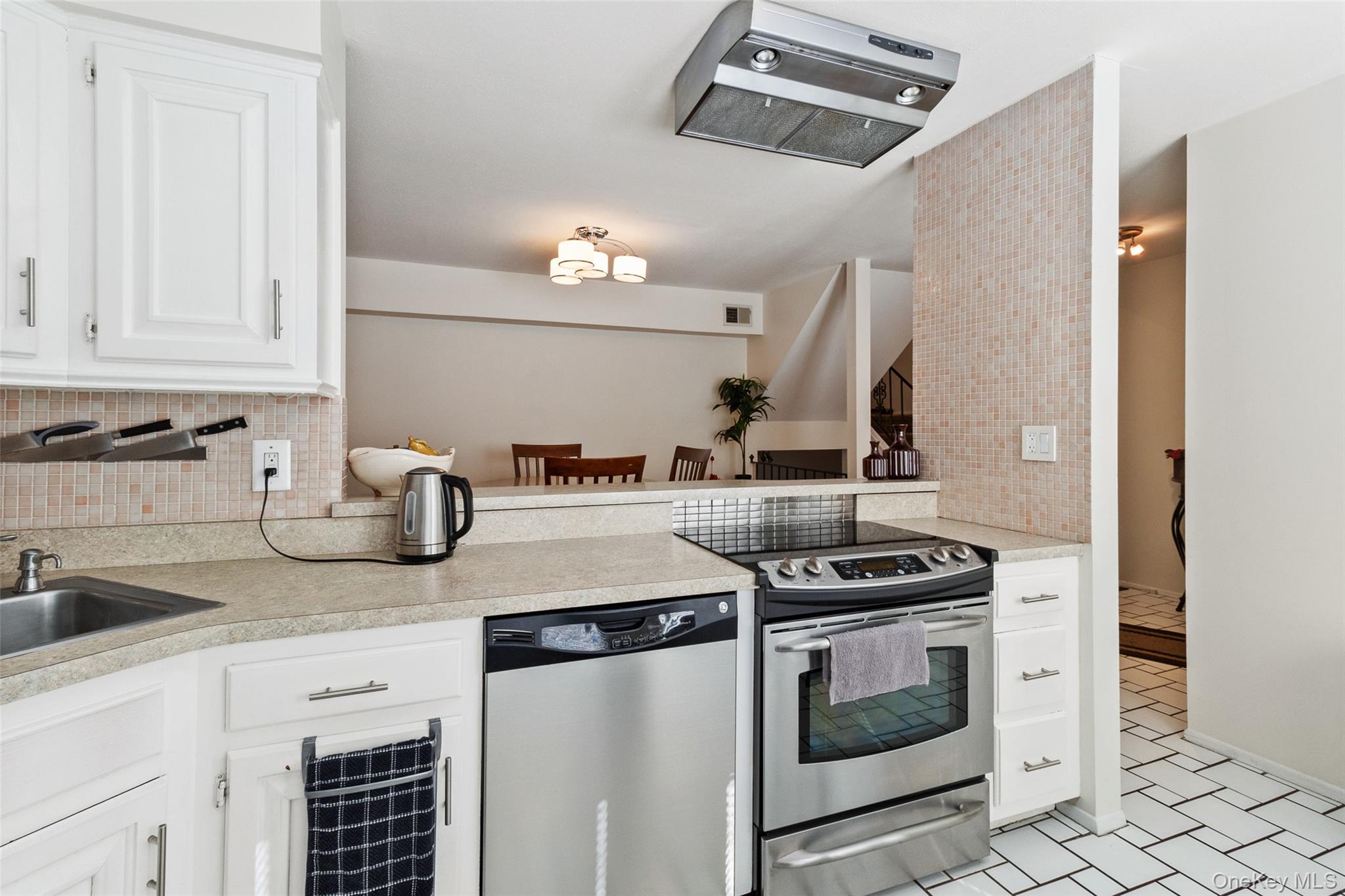 #19 photo, 11 Jackson Avenue, Scarsdale , NY 10583