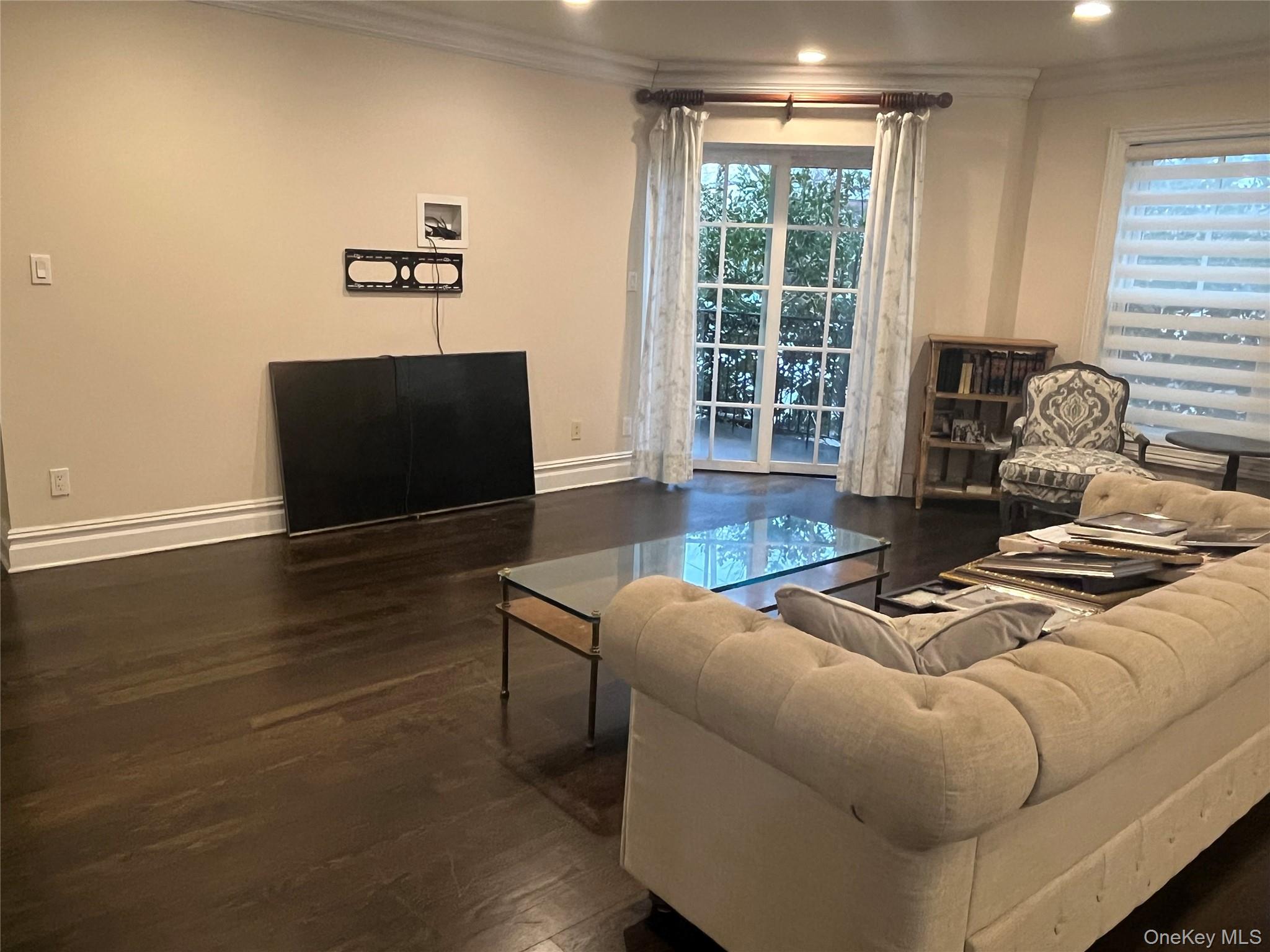 #14 photo, 260 Central, Lawrence , NY 11559