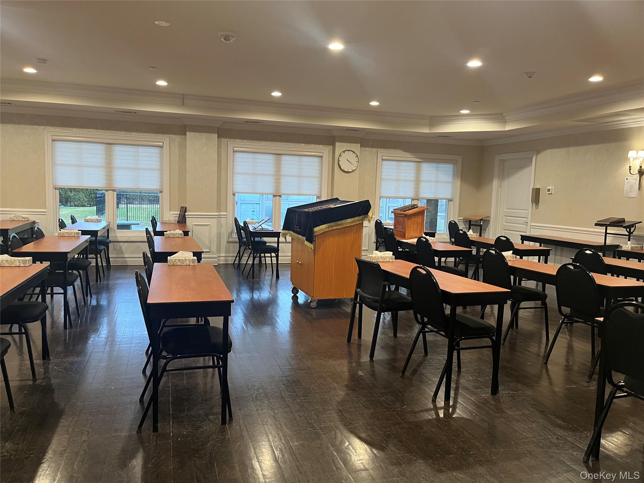 #9 photo, 260 Central, Lawrence , NY 11559