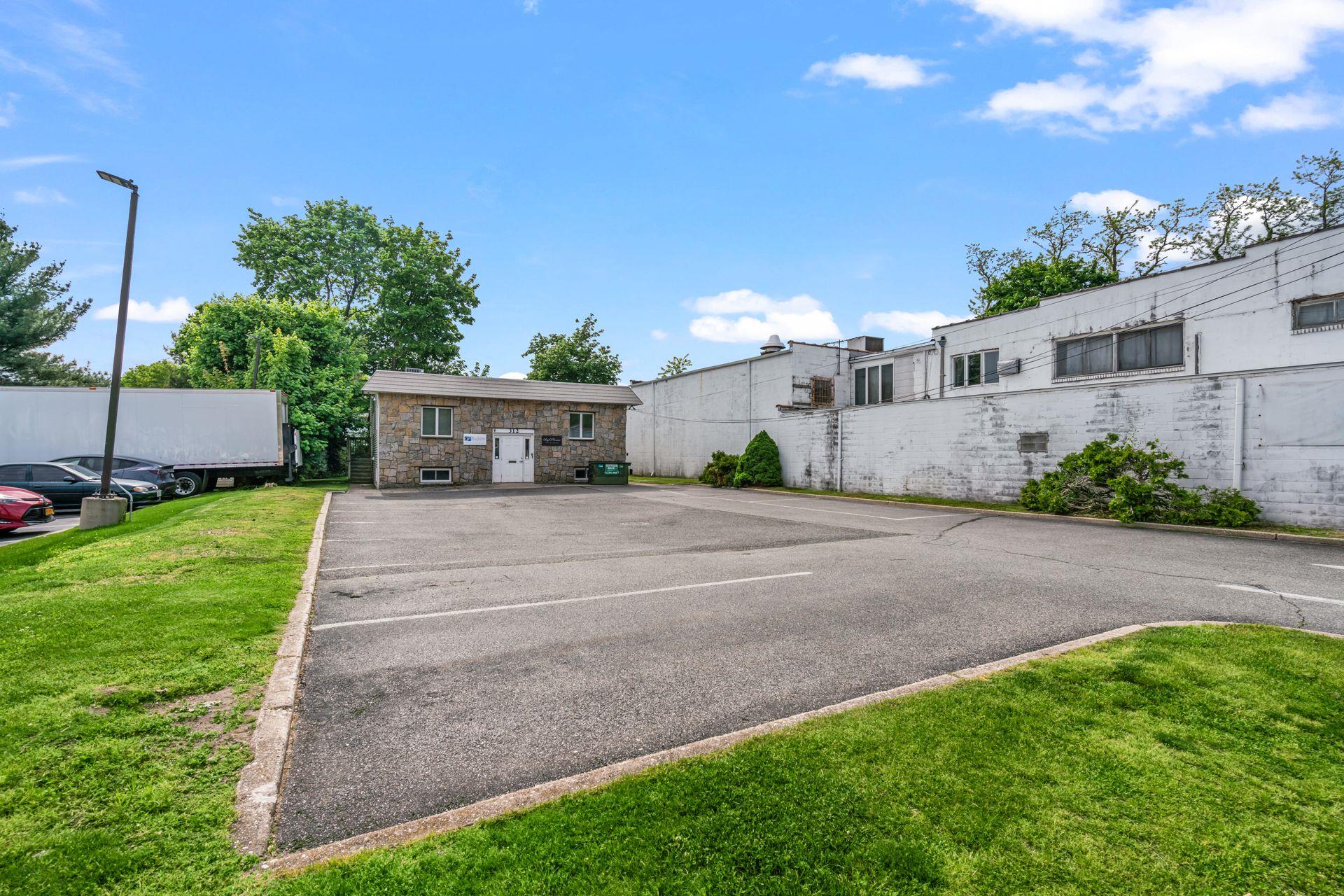 #2 photo, 312 Larkfield Road, East Northport , NY 11731