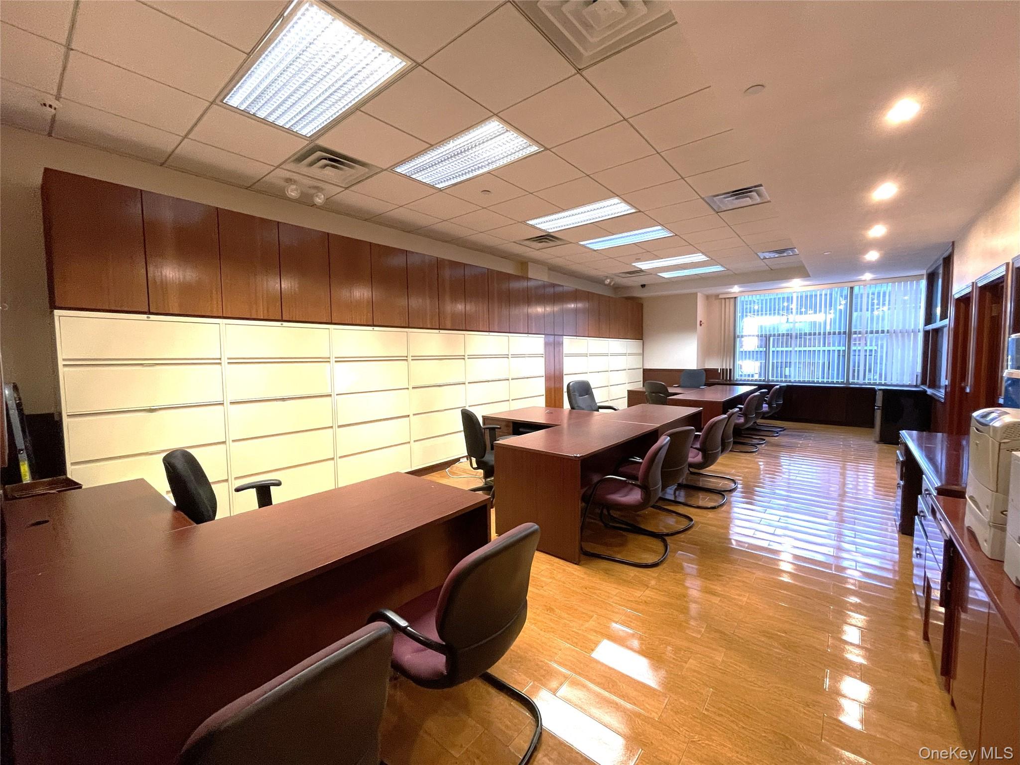 #4 photo, 136-20 38th Ave, クイーンズ区 Flushing , NY 11354