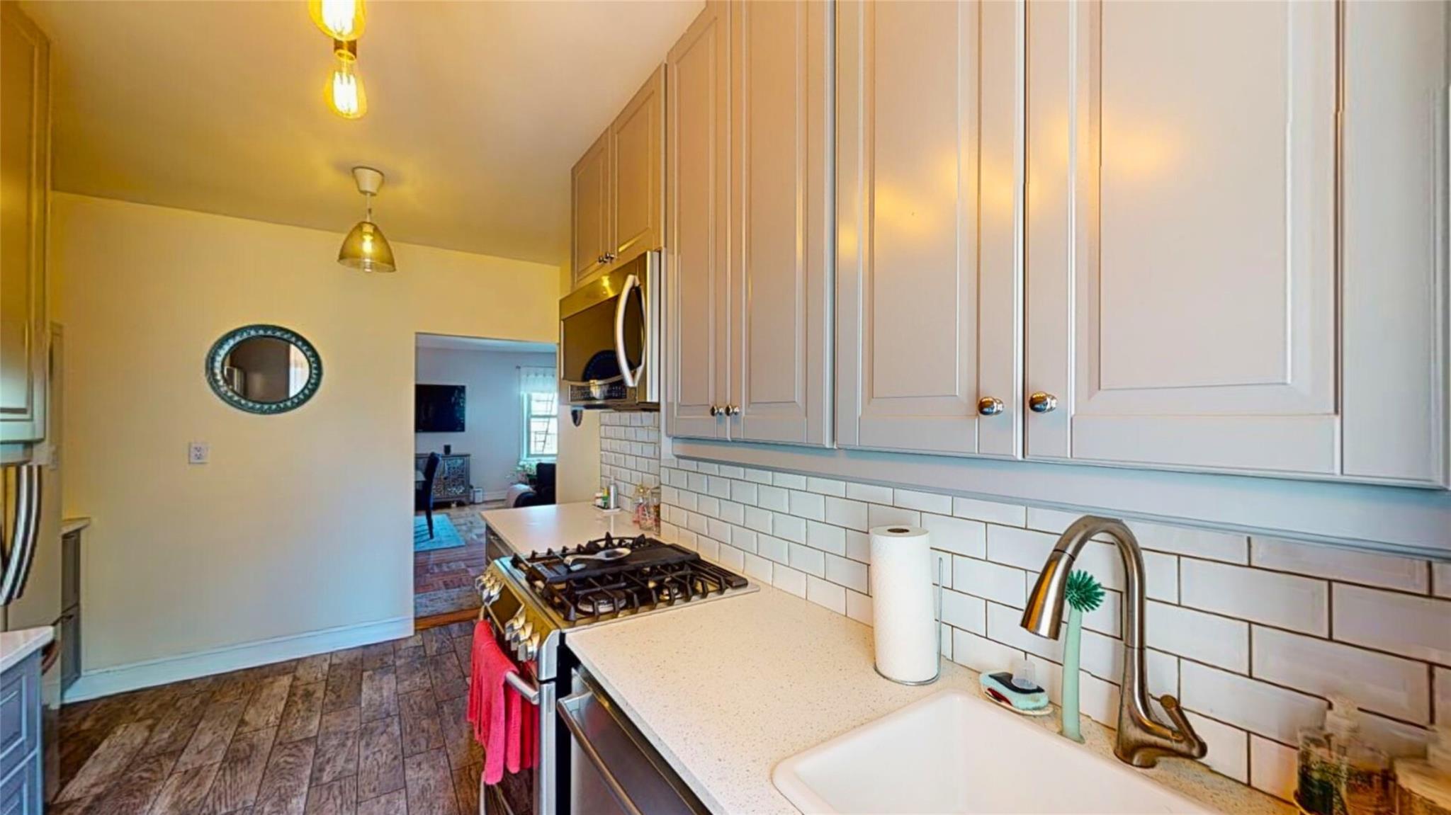 #12 photo, 48-01 42nd Street, クイーンズ区 Sunnyside , NY 11104