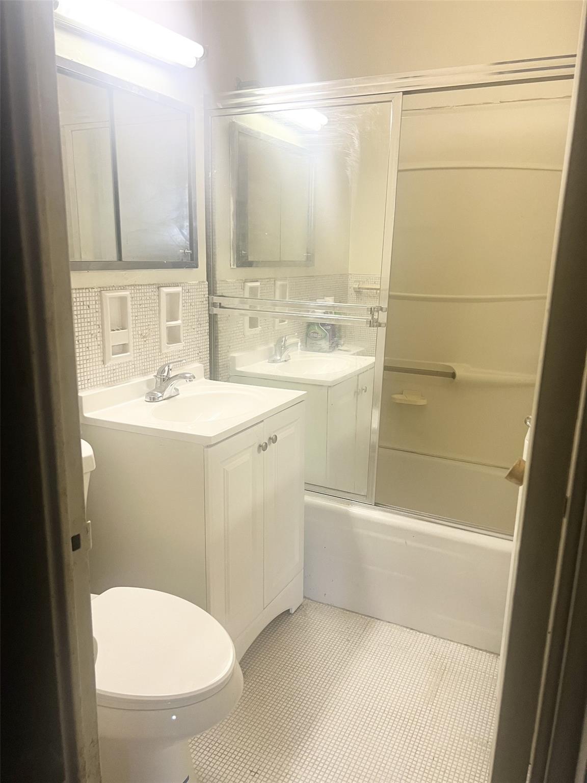 #11 photo, 1020 Grand Concourse Avenue, Bronx , NY 10451