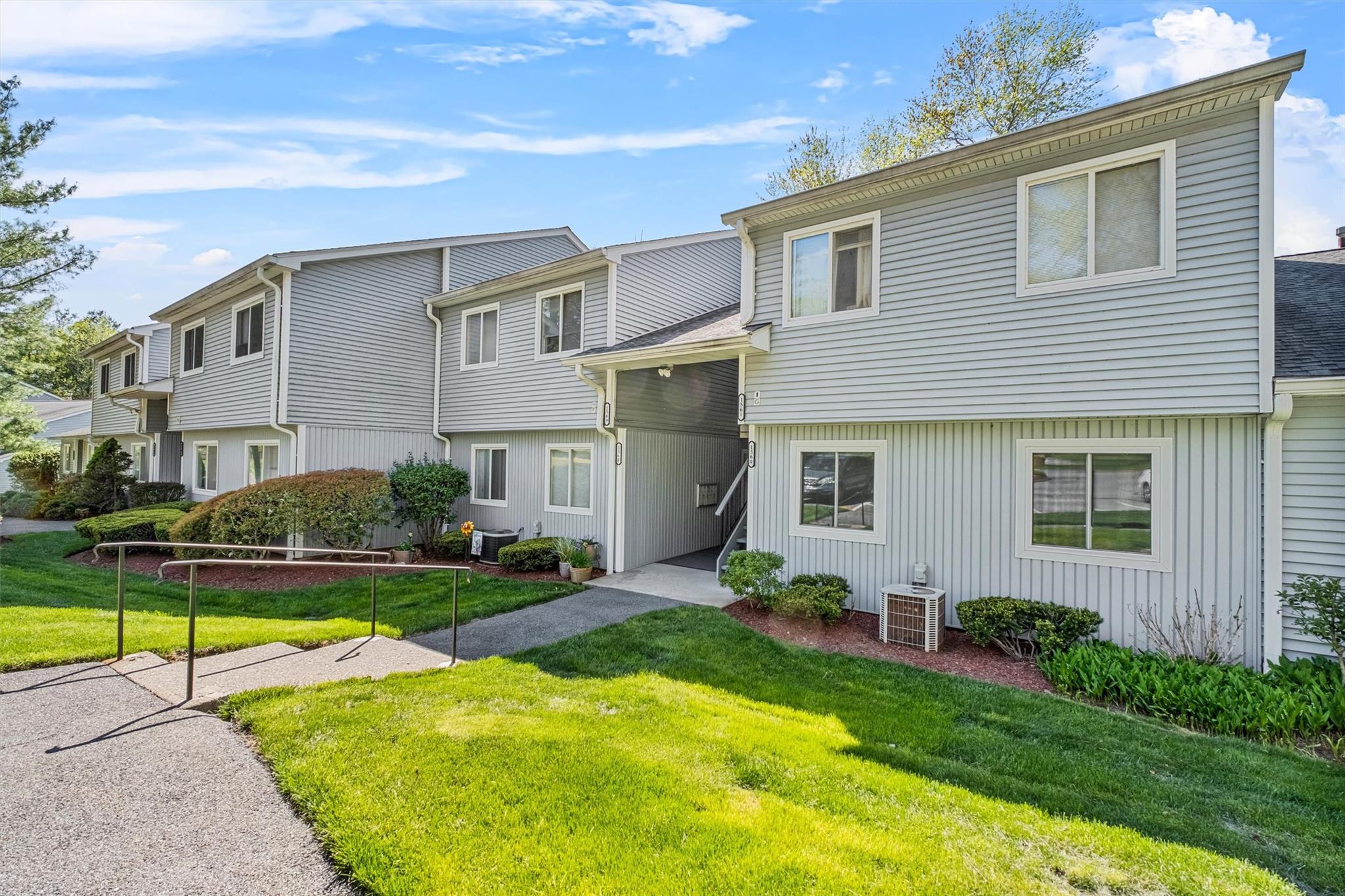 #2 photo, 156 Carriage Court, Yorktown Heights , NY 10598