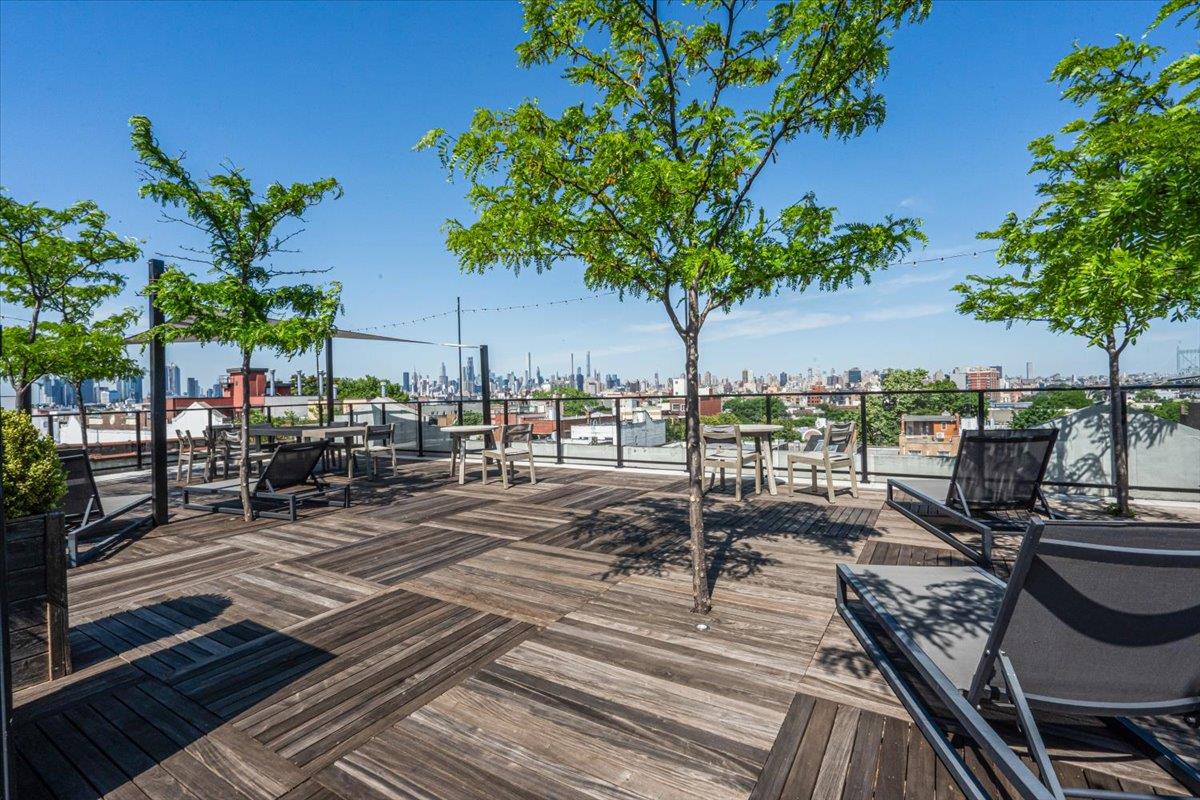 #15 photo, 24-75 38th Street, クイーンズ区 Astoria , NY 11103