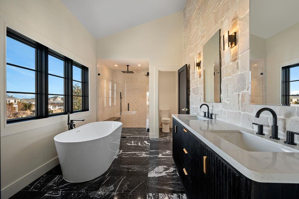 #11 photo, 42 Waterview Avenue, Massapequa , NY 11758