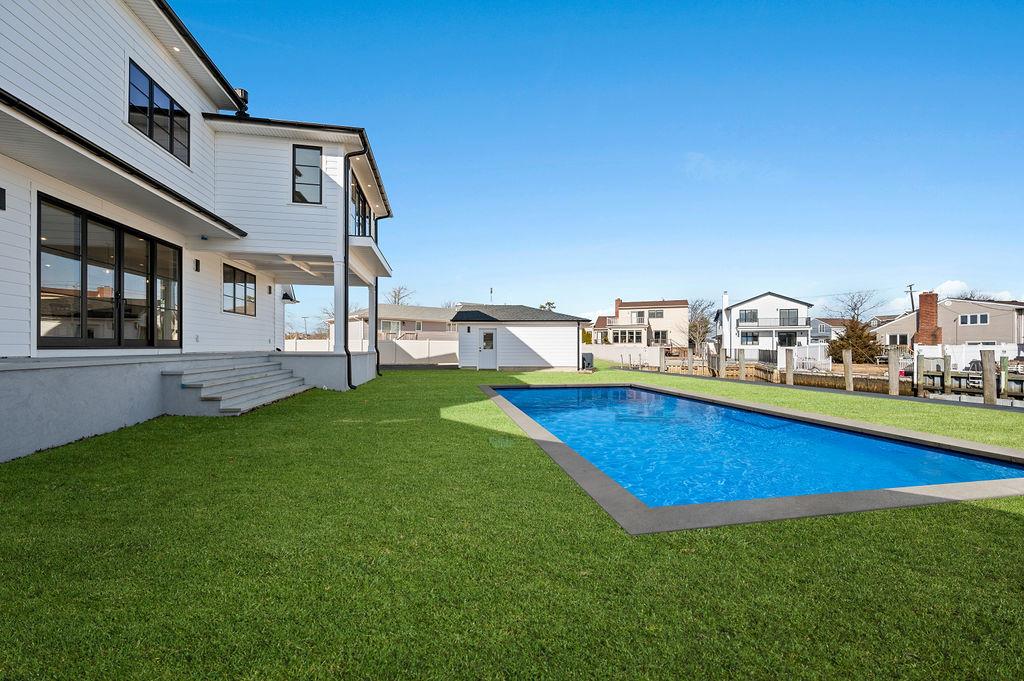 #19 photo, 42 Waterview Avenue, Massapequa , NY 11758