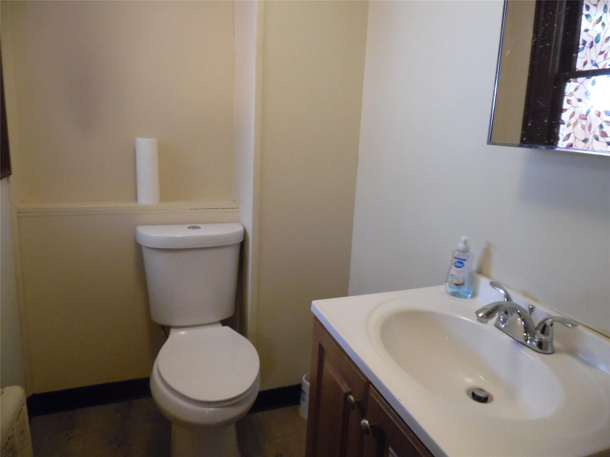 #7 photo, 547 Broadway, Monticello , NY 12701