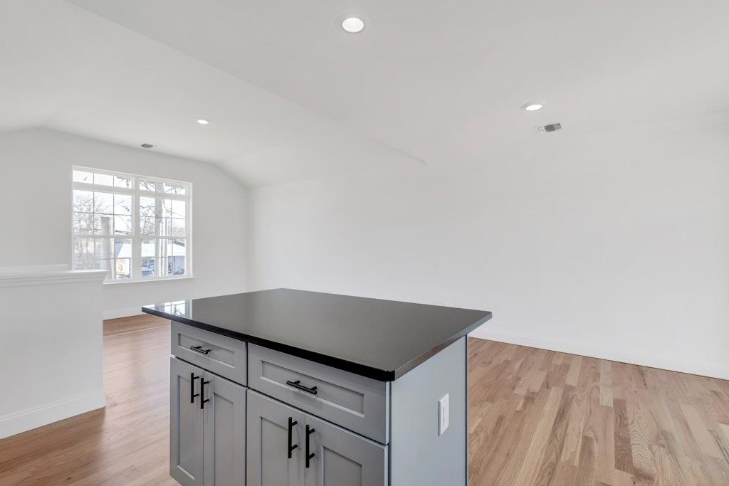 #8 photo, N/C CAROLL Avenue, 东长岛 Ronkonkoma , NY 11779