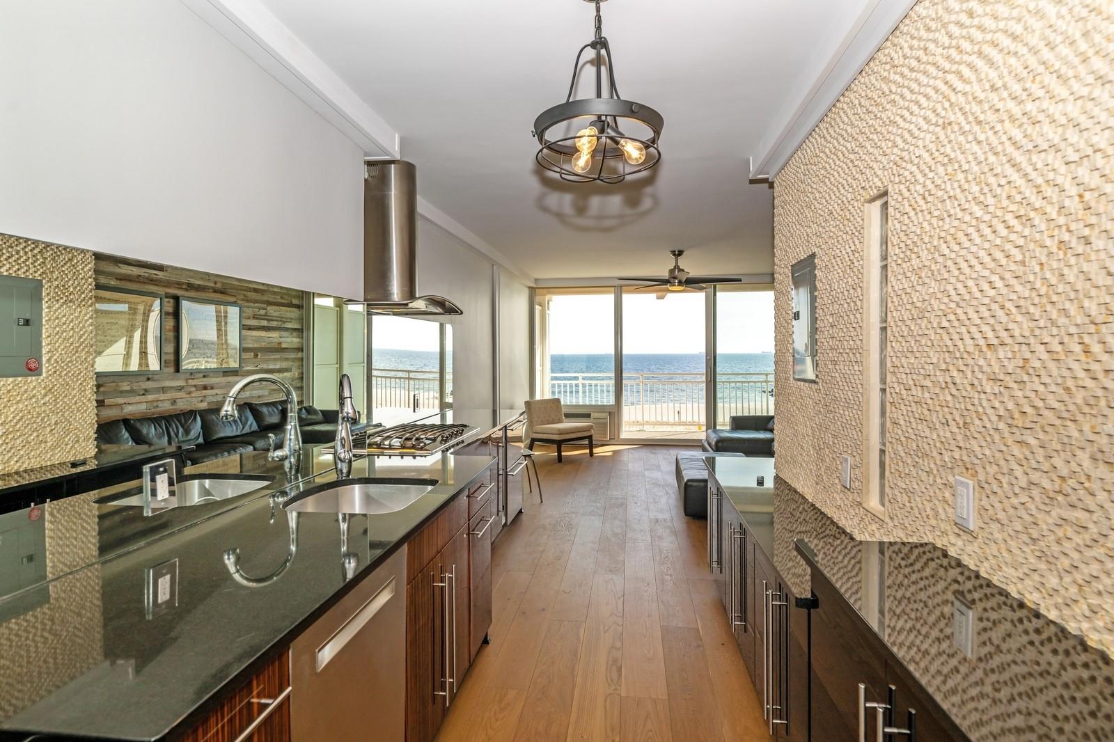 #10 photo, 830 Shore Road, ナッソー郡 Long Beach , NY 11561