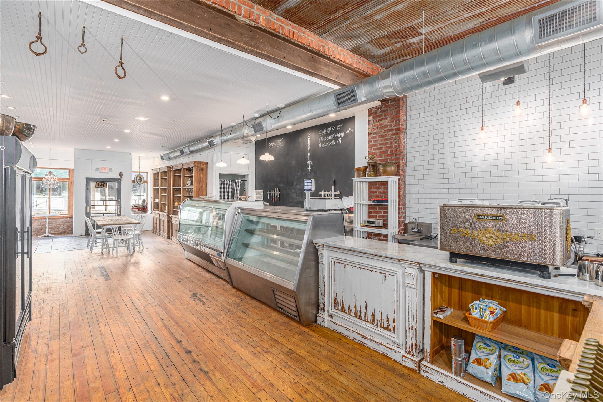 #16 photo, 19 Front Street, サフォーク郡 Greenport , NY 11944