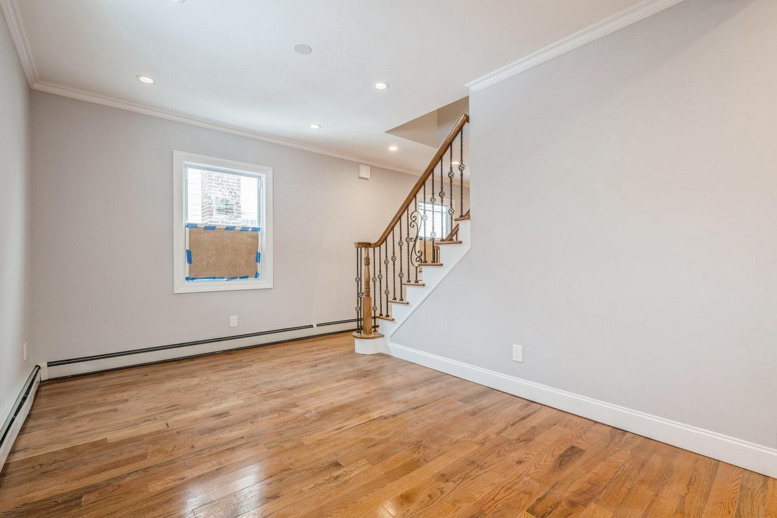 #10 photo, 246-59 86th Road, 皇后区 Bellerose , NY 11426