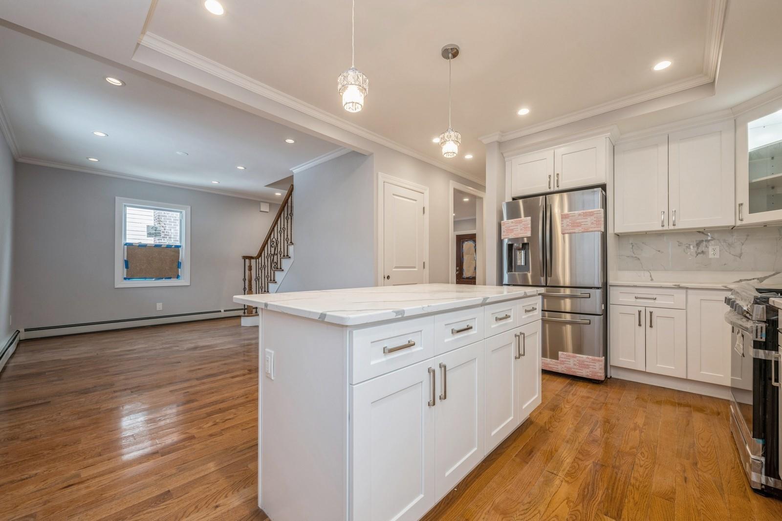 #19 photo, 246-59 86th Road, 皇后区 Bellerose , NY 11426