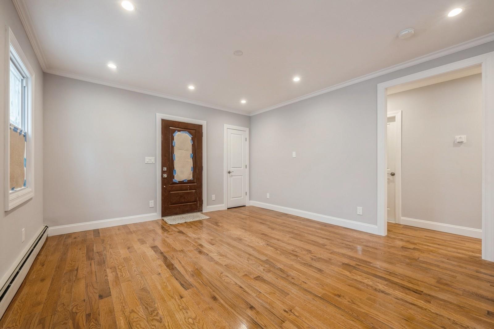 #7 photo, 246-59 86th Road, 皇后区 Bellerose , NY 11426