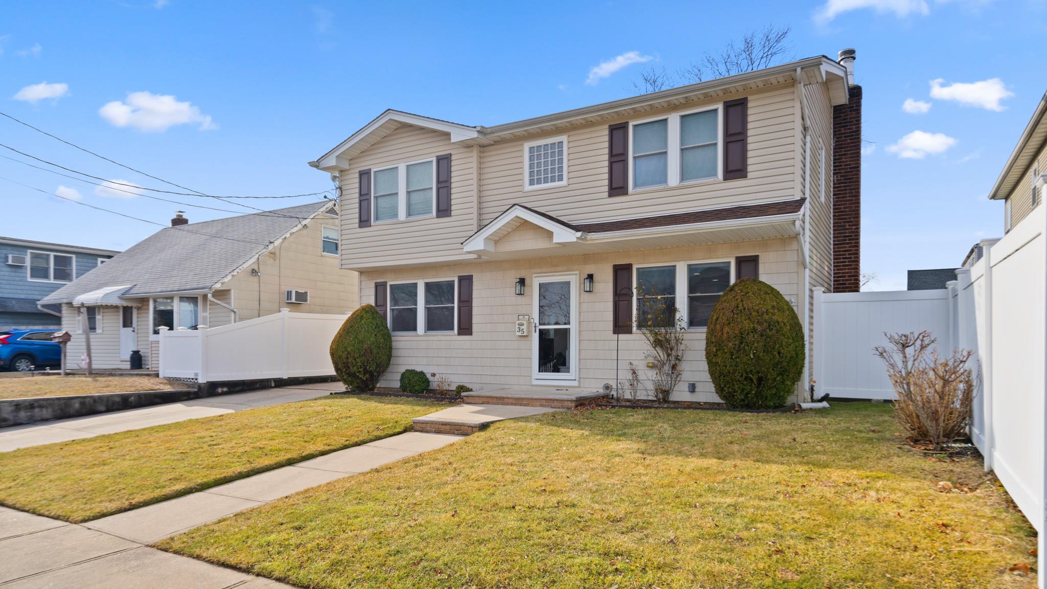 #2 photo, 35 Whaley Avenue, Bethpage , NY 11714
