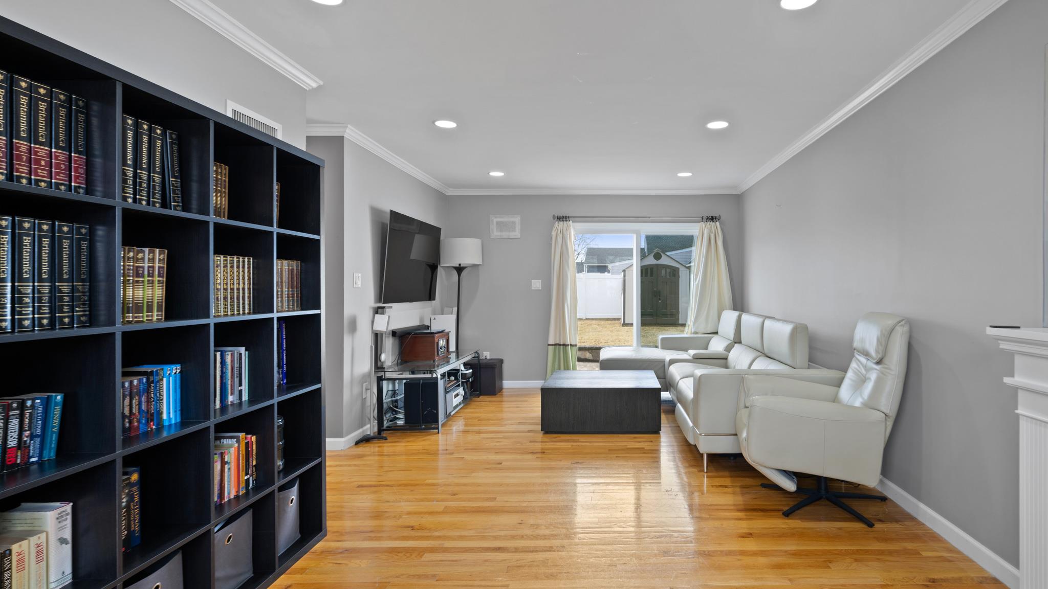 #3 photo, 35 Whaley Avenue, Bethpage , NY 11714