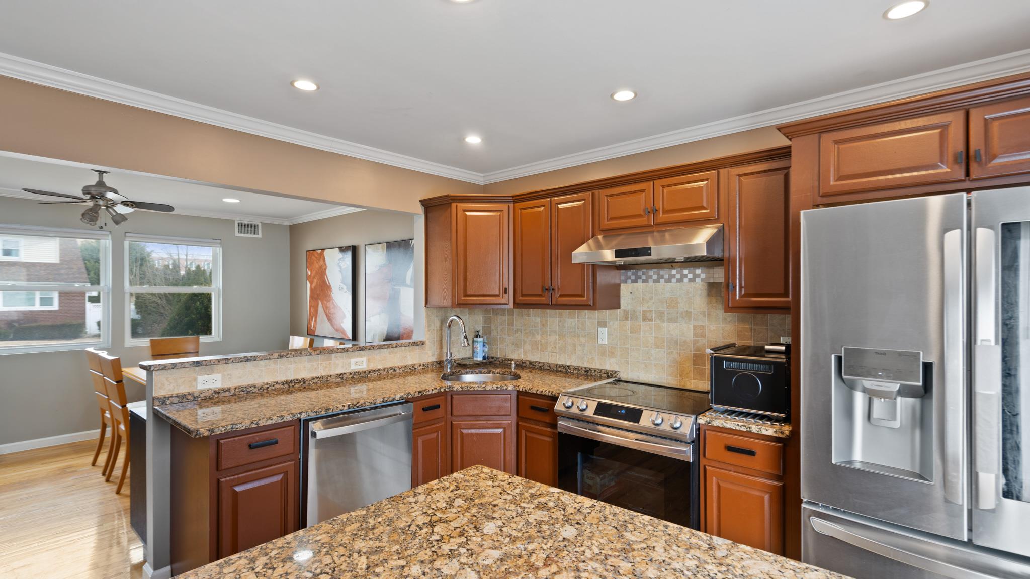 #6 photo, 35 Whaley Avenue, Bethpage , NY 11714