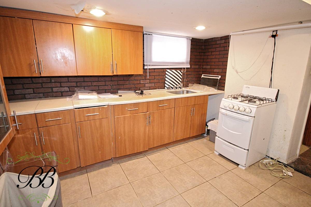 #17 photo, 226 West End Avenue, Manhattan Beach , NY 11235