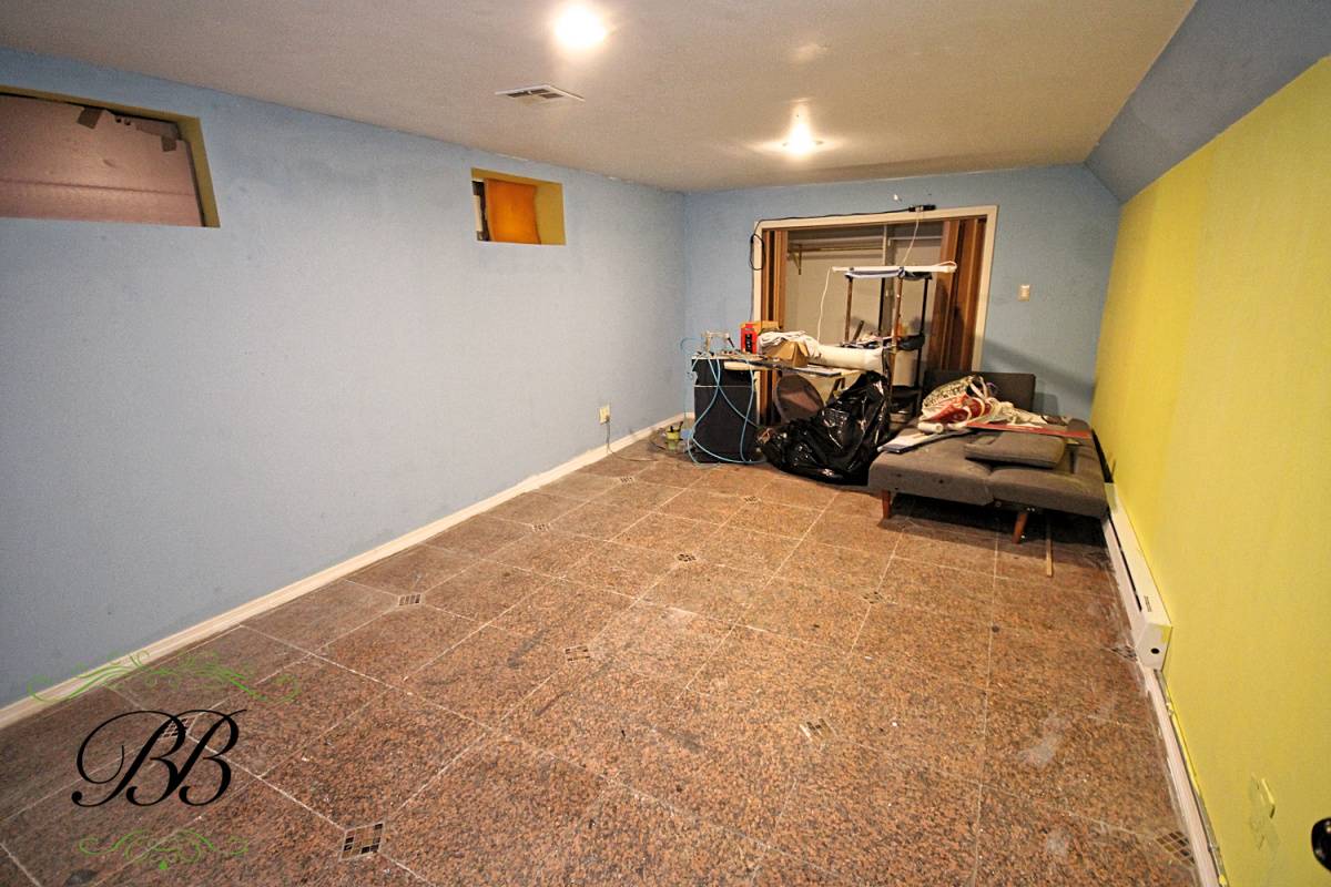 #19 photo, 226 West End Avenue, Manhattan Beach , NY 11235