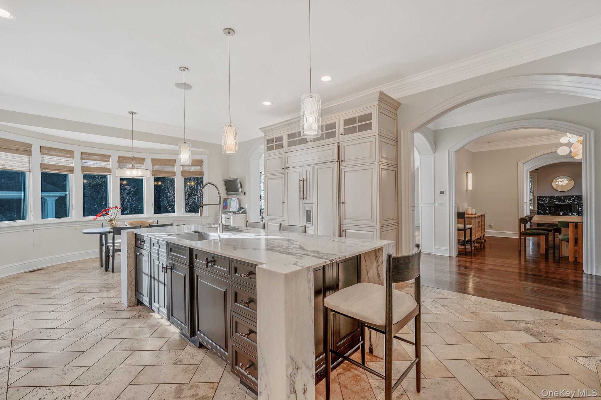 #10 photo, 9 Vanderbilt Parkway, Dix Hills , NY 11746