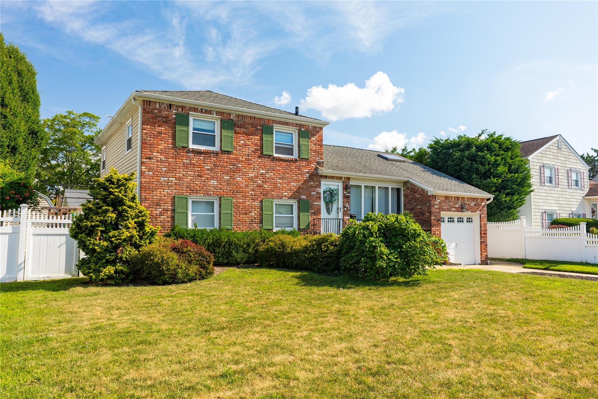 #2 photo, 3563 Wadena Street, ナッソー郡 Seaford , NY 11783