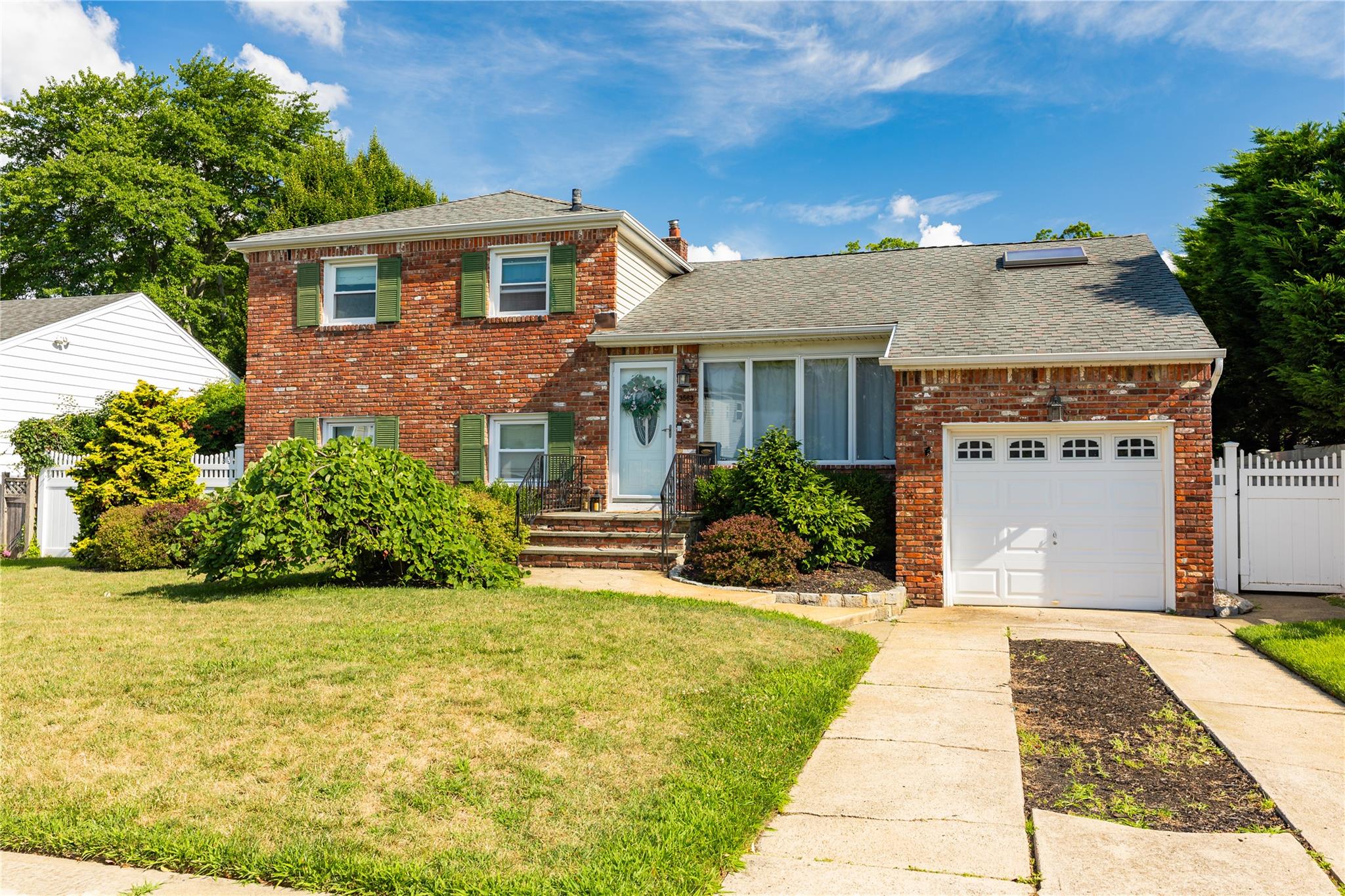 #3 photo, 3563 Wadena Street, ナッソー郡 Seaford , NY 11783