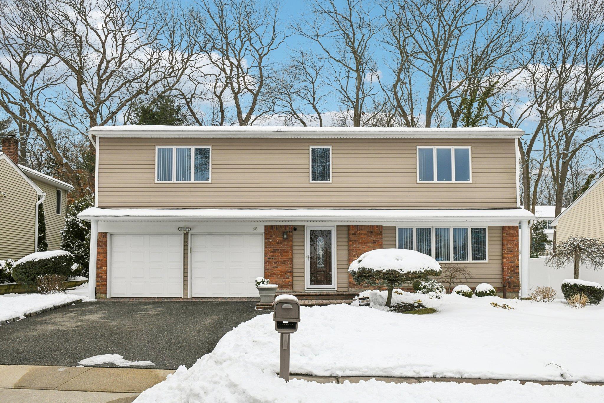 #1 photo, 68 Barry Lane, Syosset , NY 11791