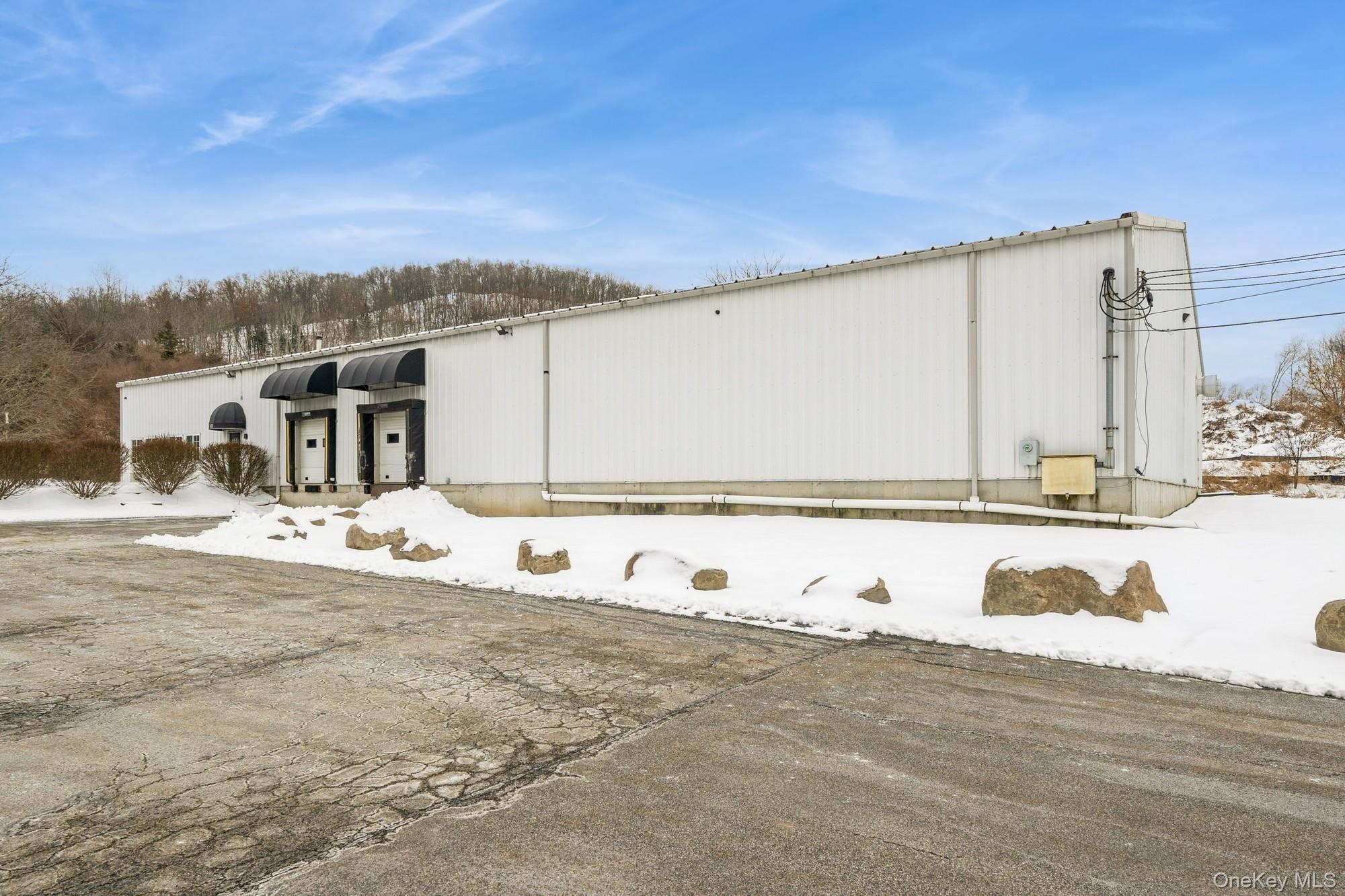 #18 photo, 41 Elkay Drive, Chester , NY 10918