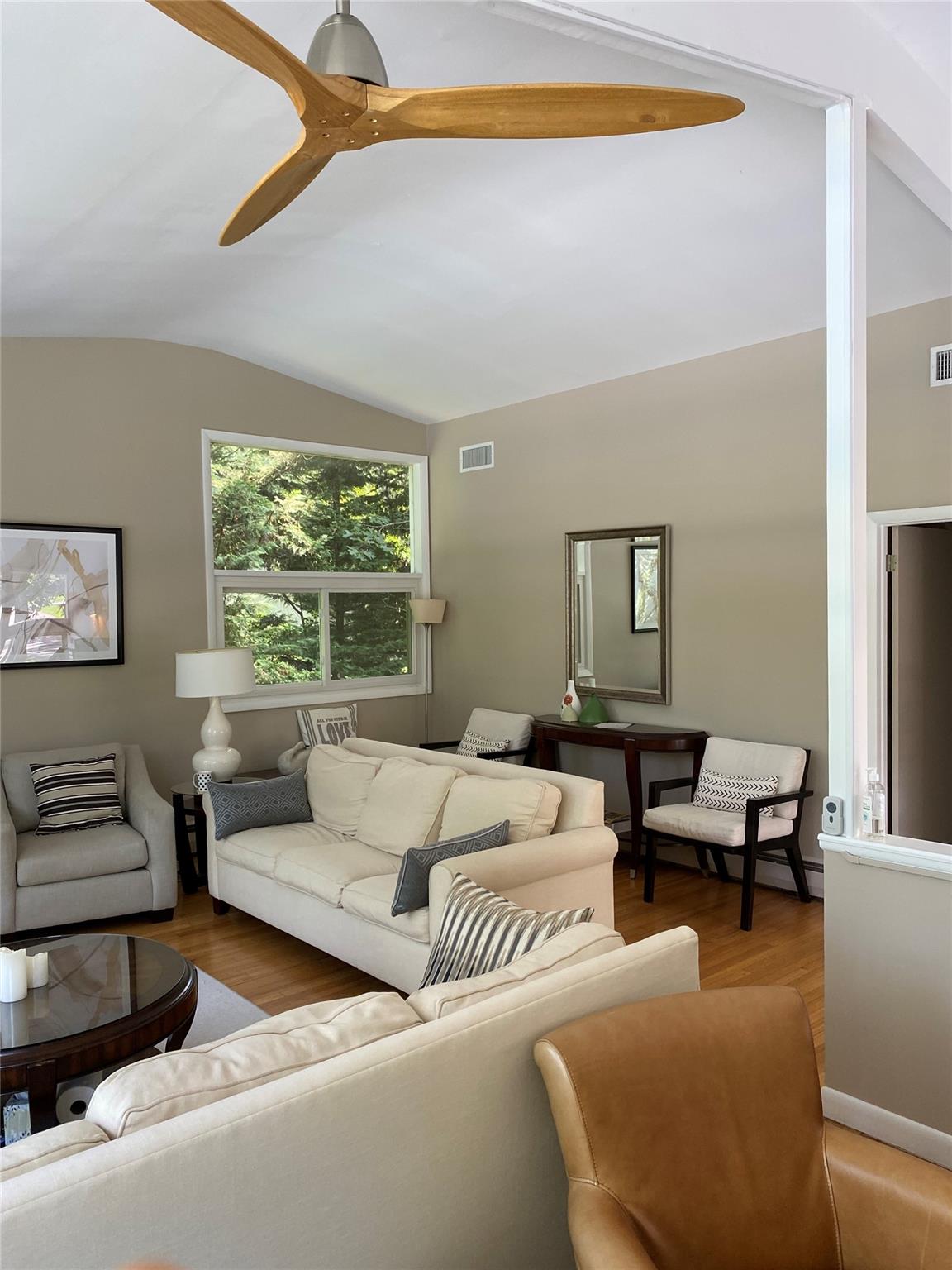 #16 photo, 96 South Road, サフォーク郡 Westhampton , NY 11977