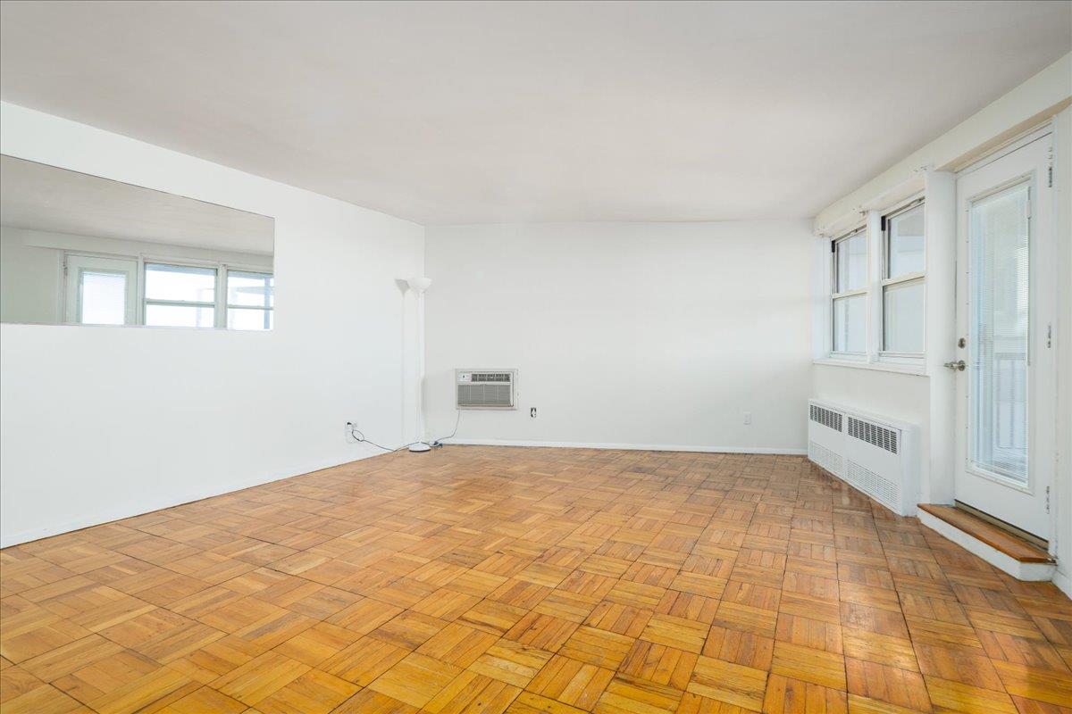 #8 photo, 750 Shore Road, Long Beach , NY 11561