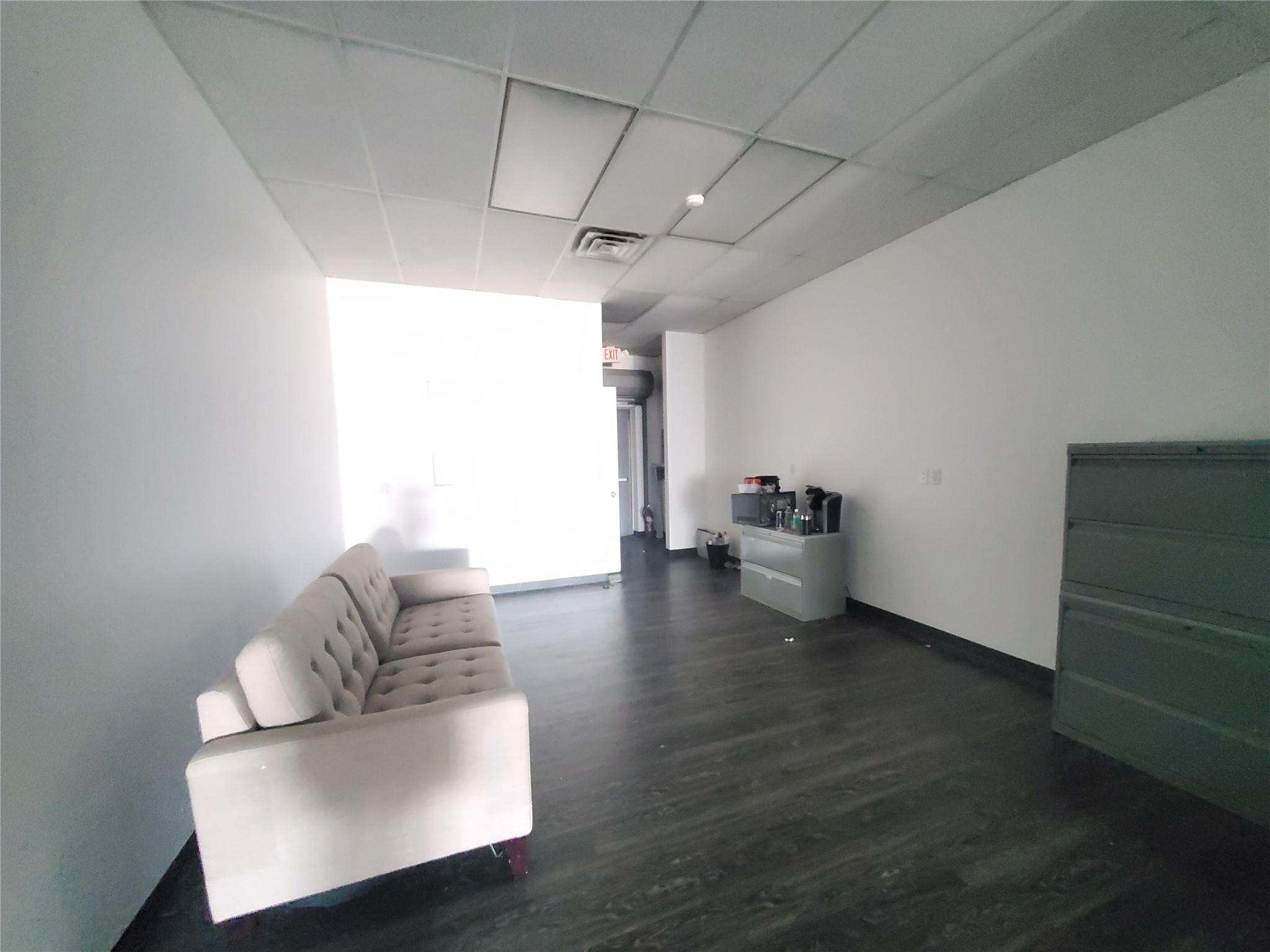 #5 photo, 4842 Sunrise Highway, サフォーク郡 Sayville , NY 11782