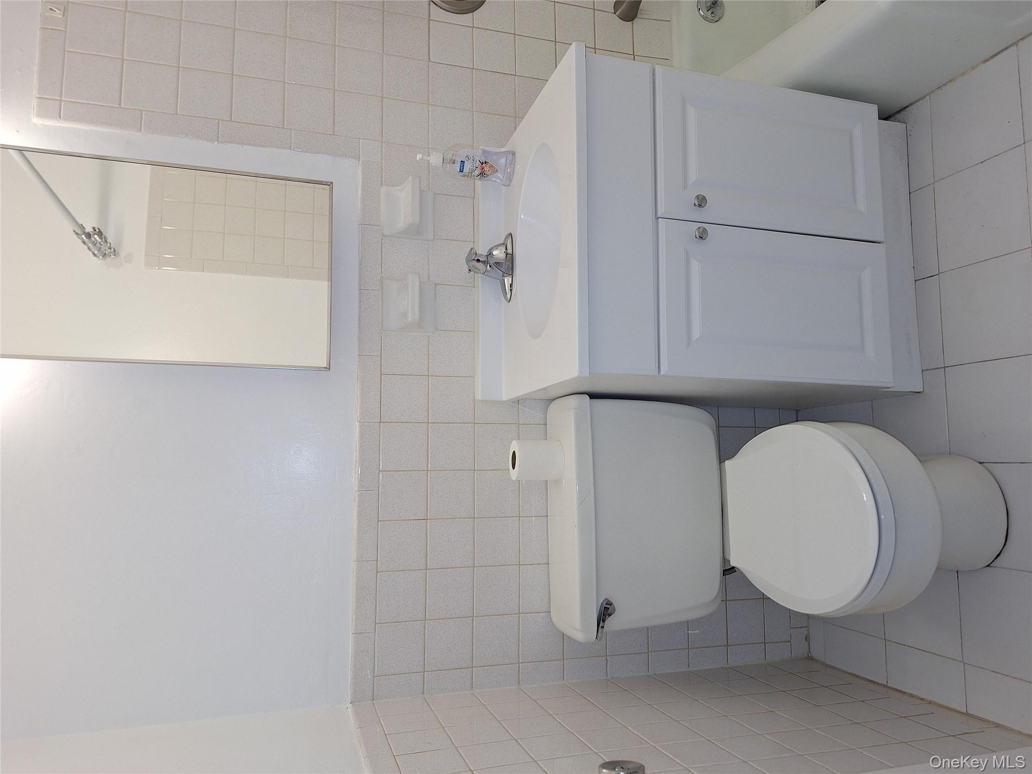 #13 photo, 2035 Central Park Ave, Yonkers , NY 10710