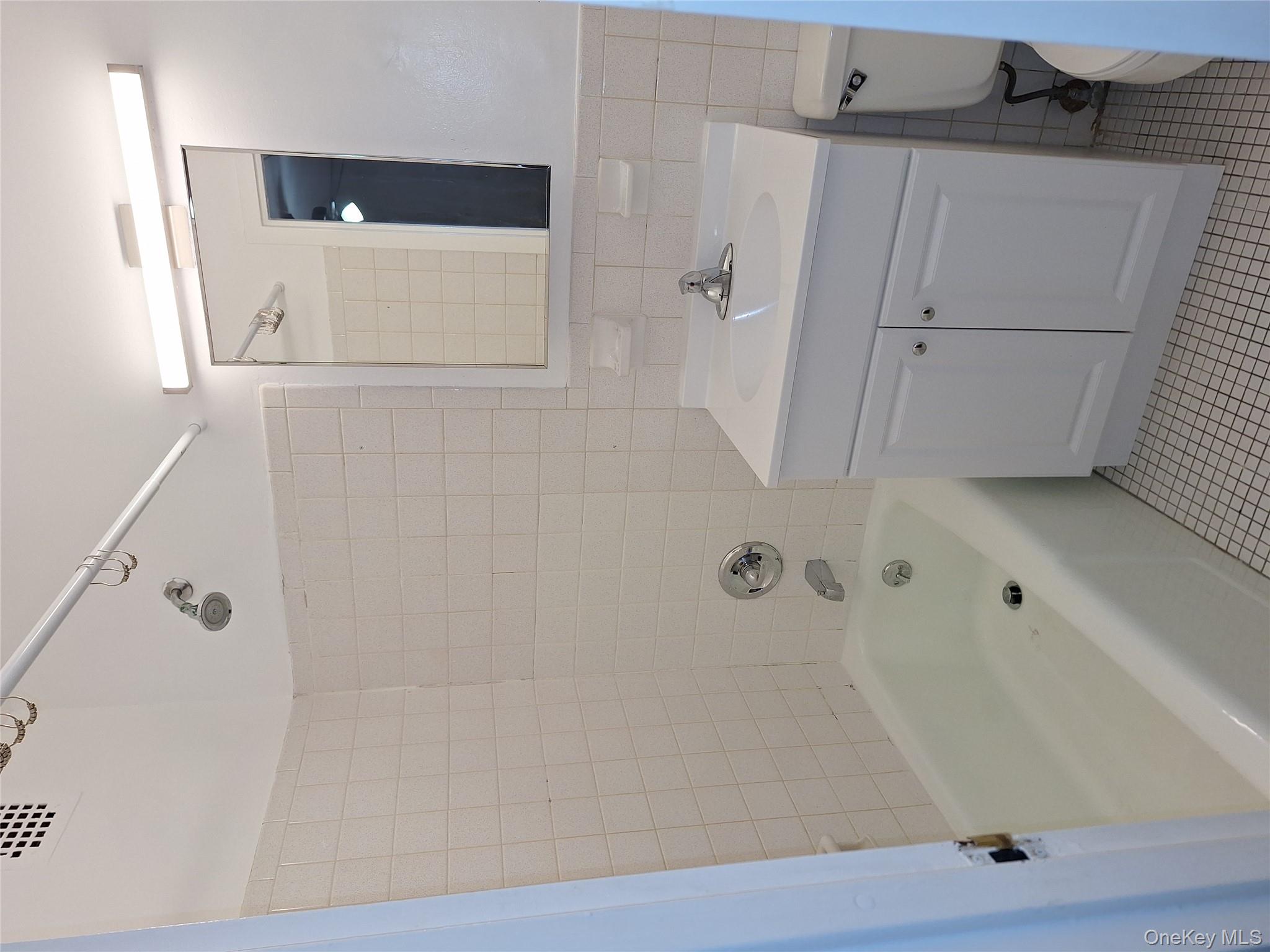 #14 photo, 2035 Central Park Ave, Yonkers , NY 10710