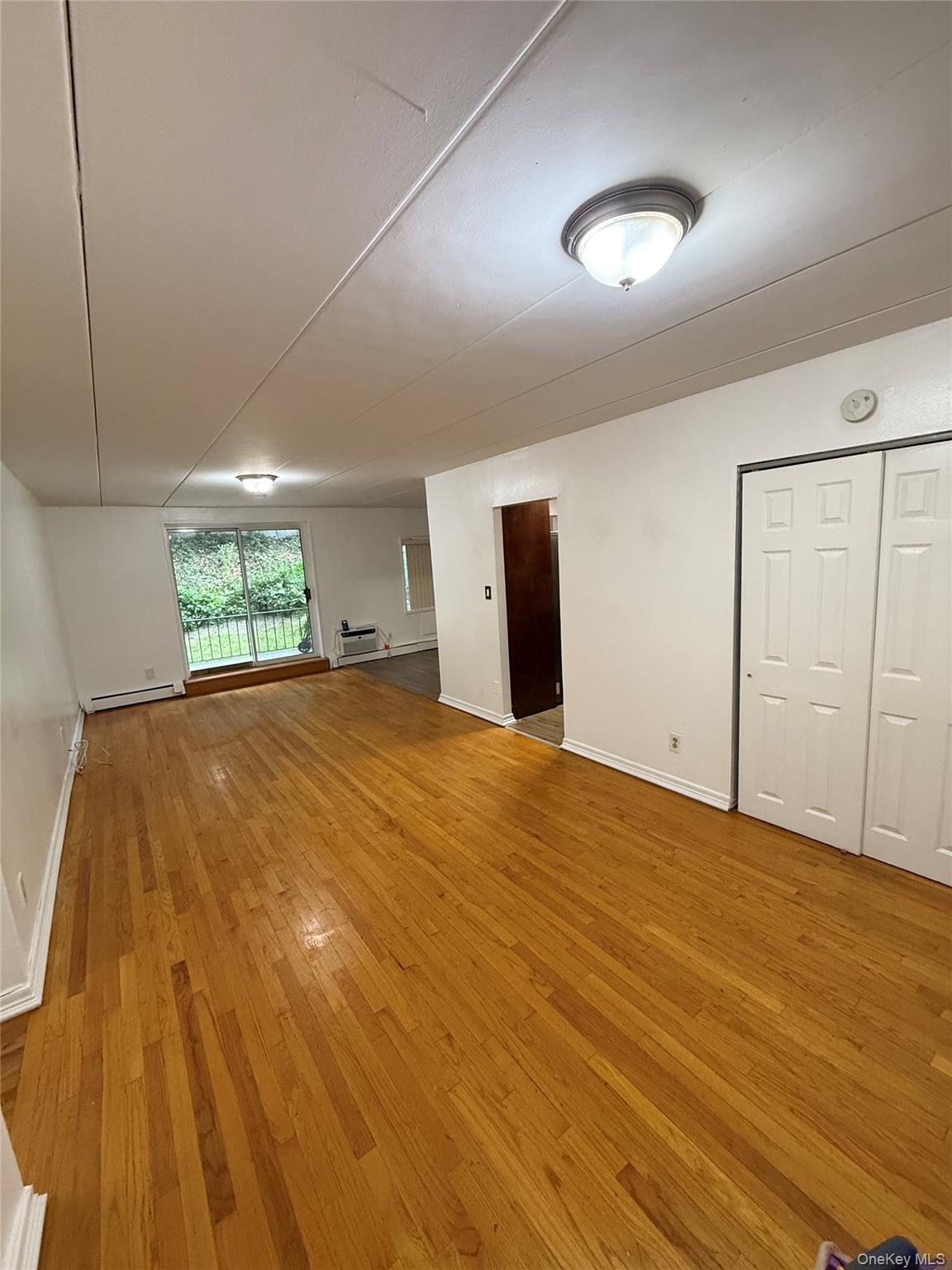 #5 photo, 2035 Central Park Ave, Yonkers , NY 10710