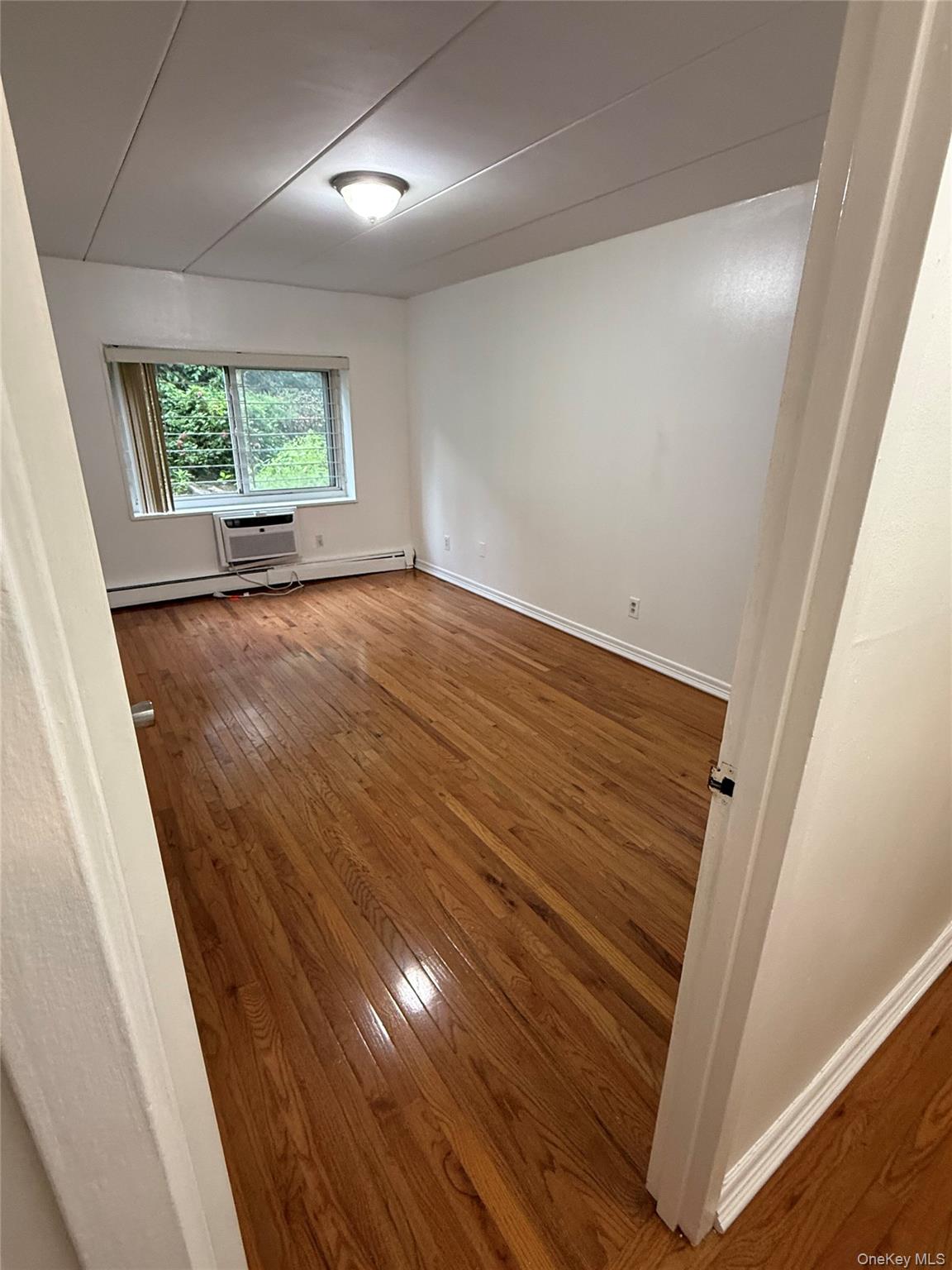 #8 photo, 2035 Central Park Ave, Yonkers , NY 10710