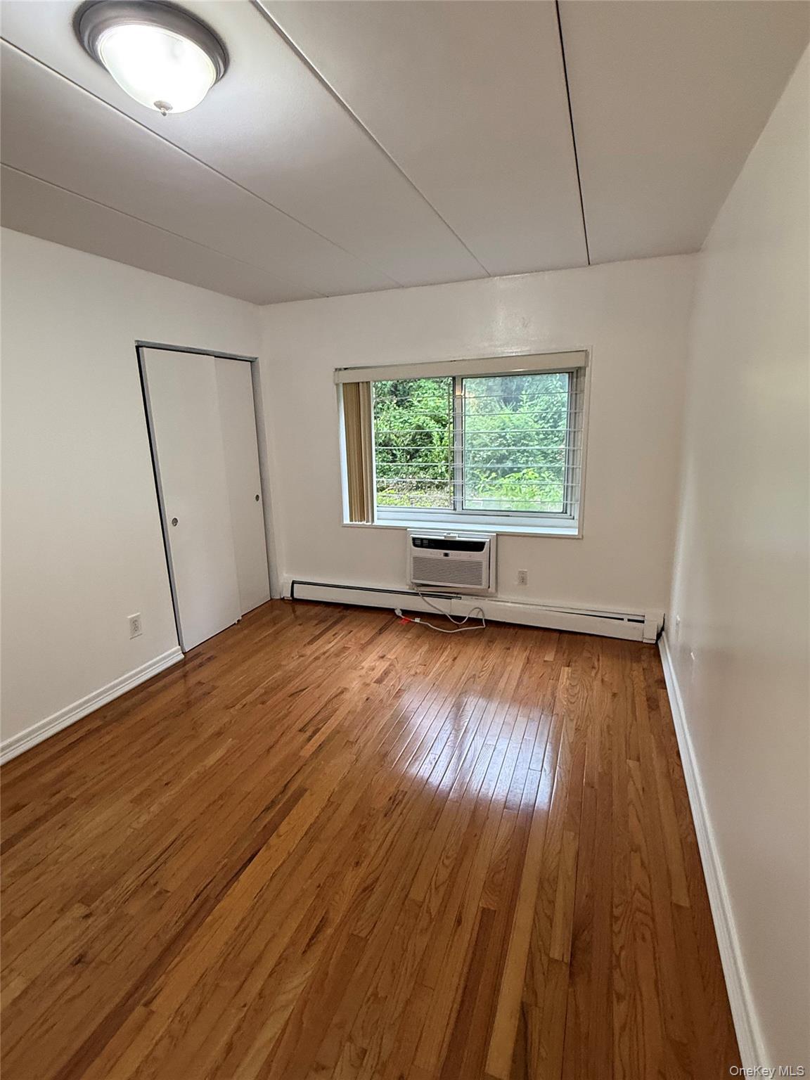 #9 photo, 2035 Central Park Ave, Yonkers , NY 10710