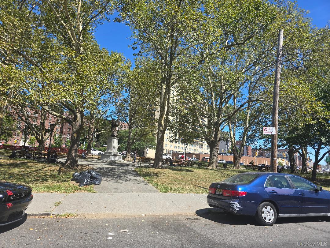 #13 photo, 87-70 173rd Street, كوينز Jamaica , NY 11432