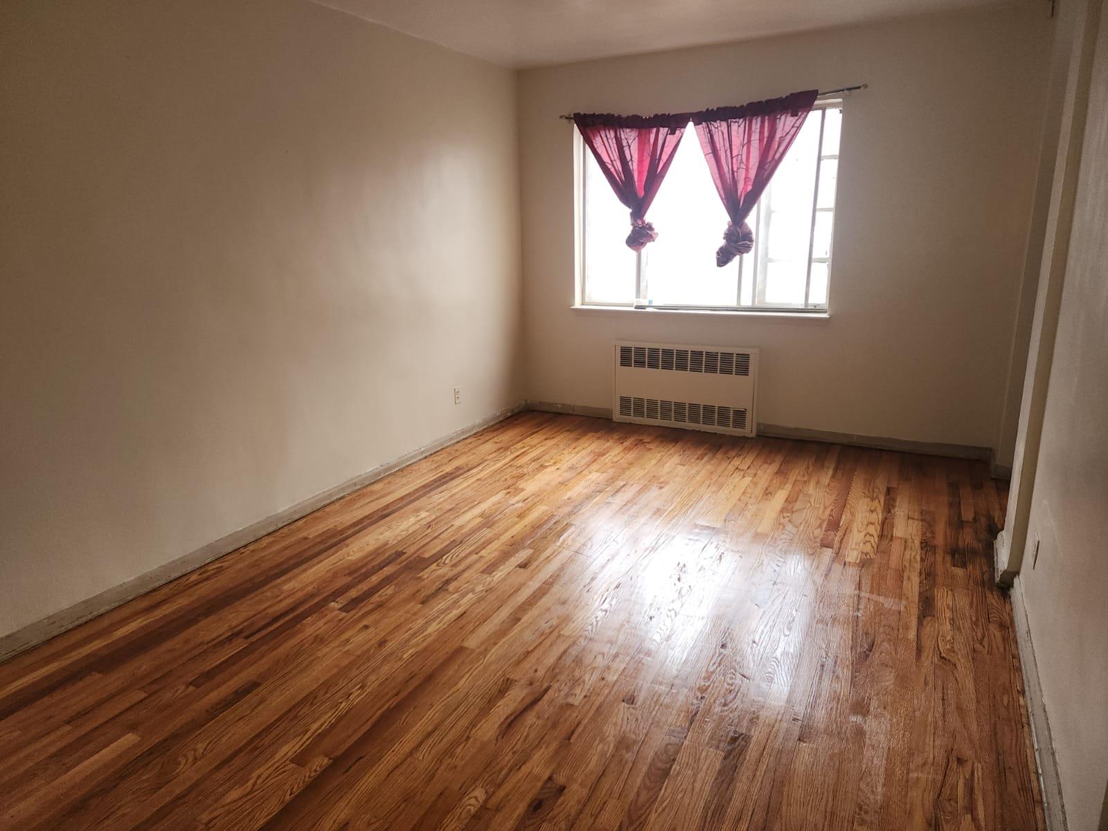 #10 photo, 1046 E 102nd Street, Бруклин ‖ Brooklyn , NY 11236