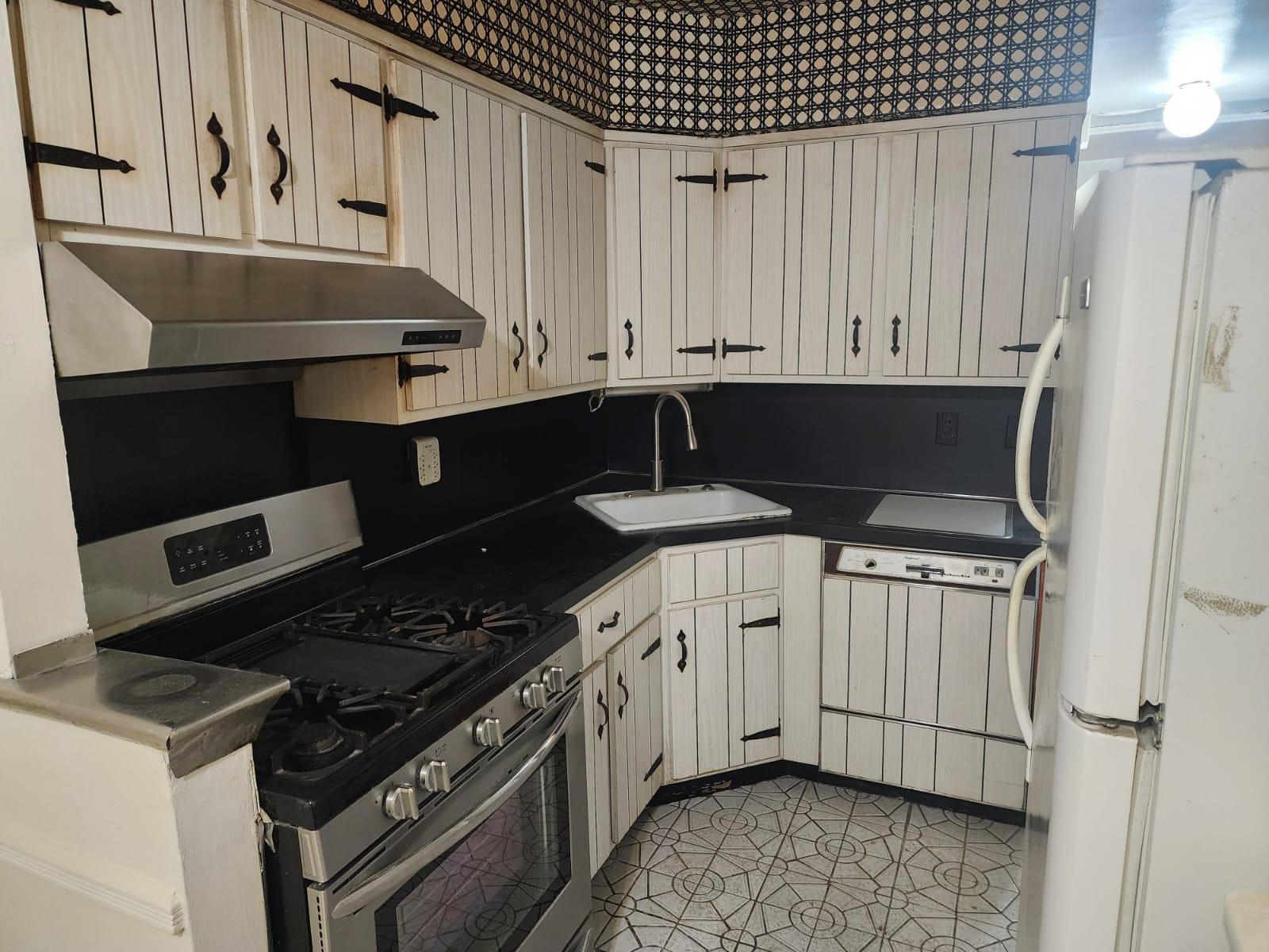 #3 photo, 1046 E 102nd Street, Бруклин ‖ Brooklyn , NY 11236