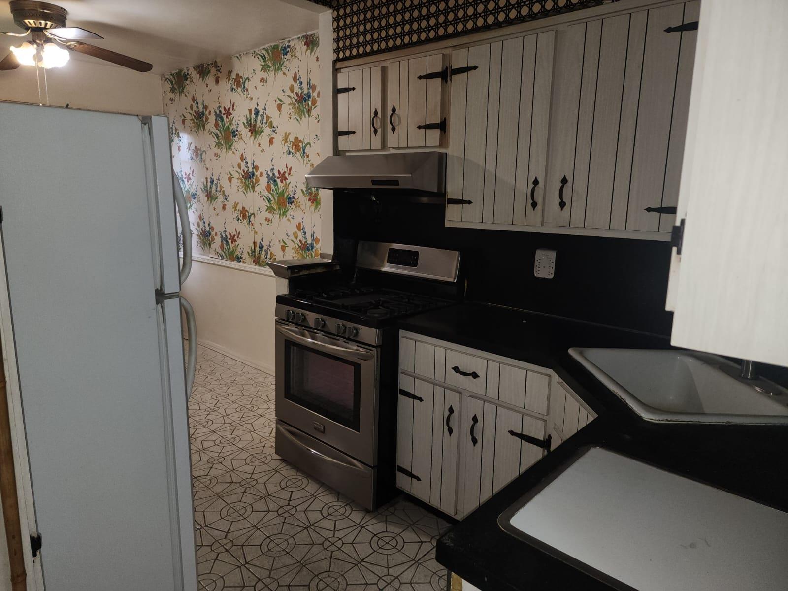 #4 photo, 1046 E 102nd Street, Бруклин ‖ Brooklyn , NY 11236