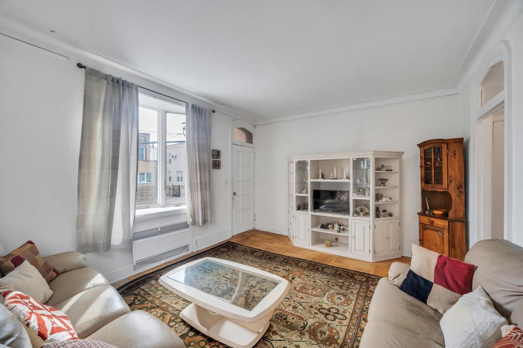 #5 photo, 75-33 67th Road, クイーンズ区 Middle Village , NY 11379