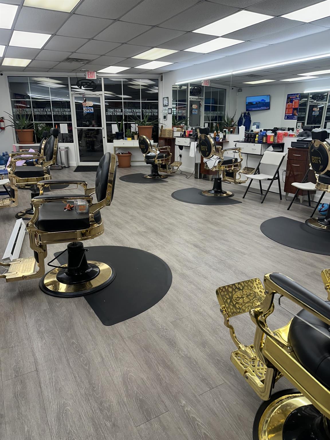 #2 photo, 630 Mastic Road, サフォーク郡 Mastic Beach , NY 11951