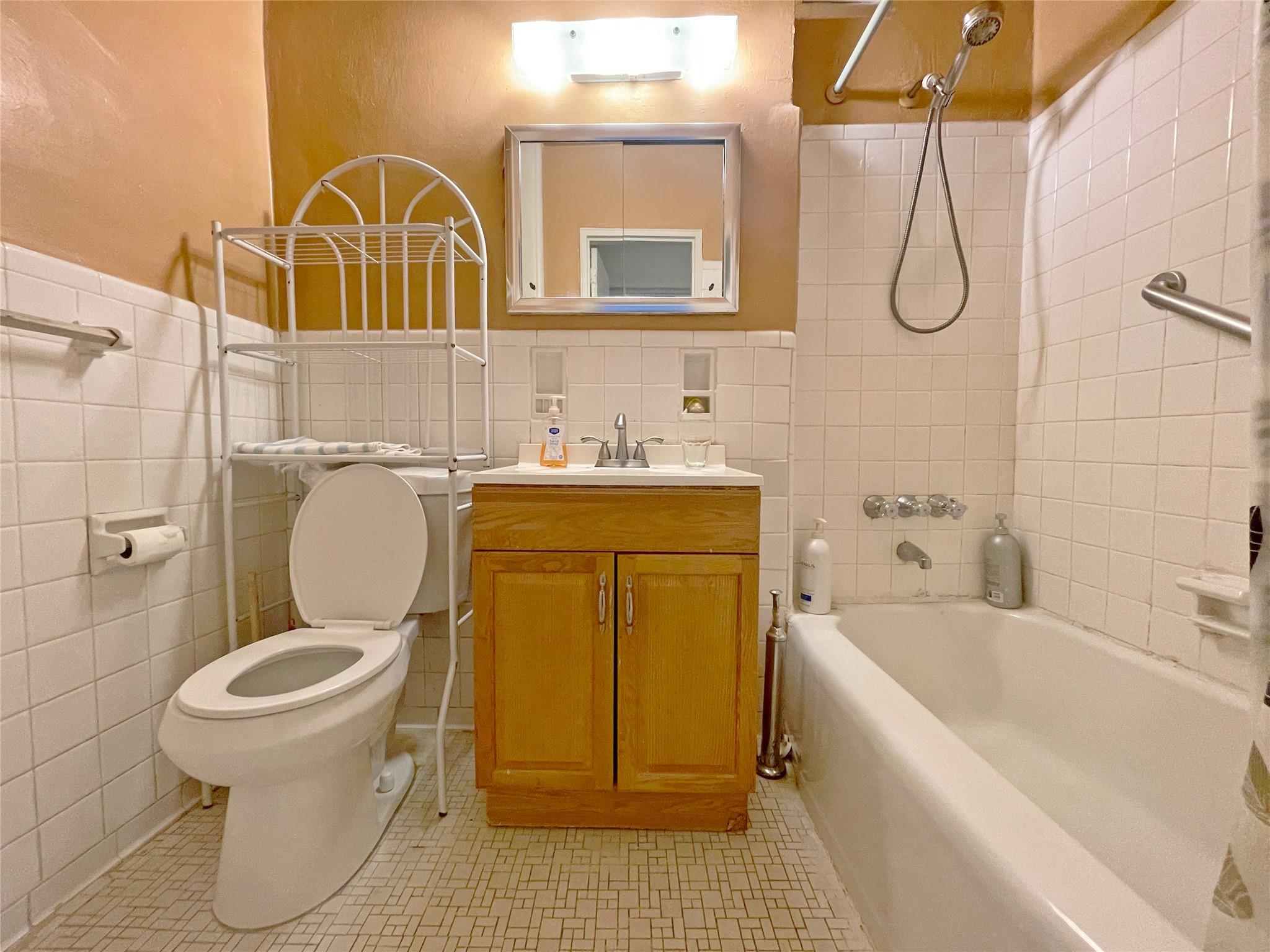 #8 photo, 144-30 Sanford Avenue, Flushing , NY 11355