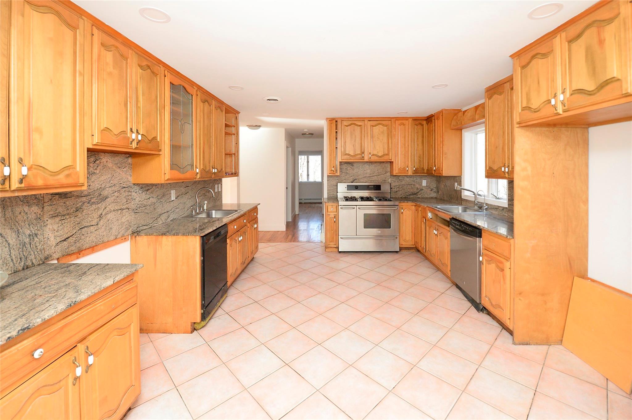 #8 photo, 7 Kile Court, Airmont , NY 10952