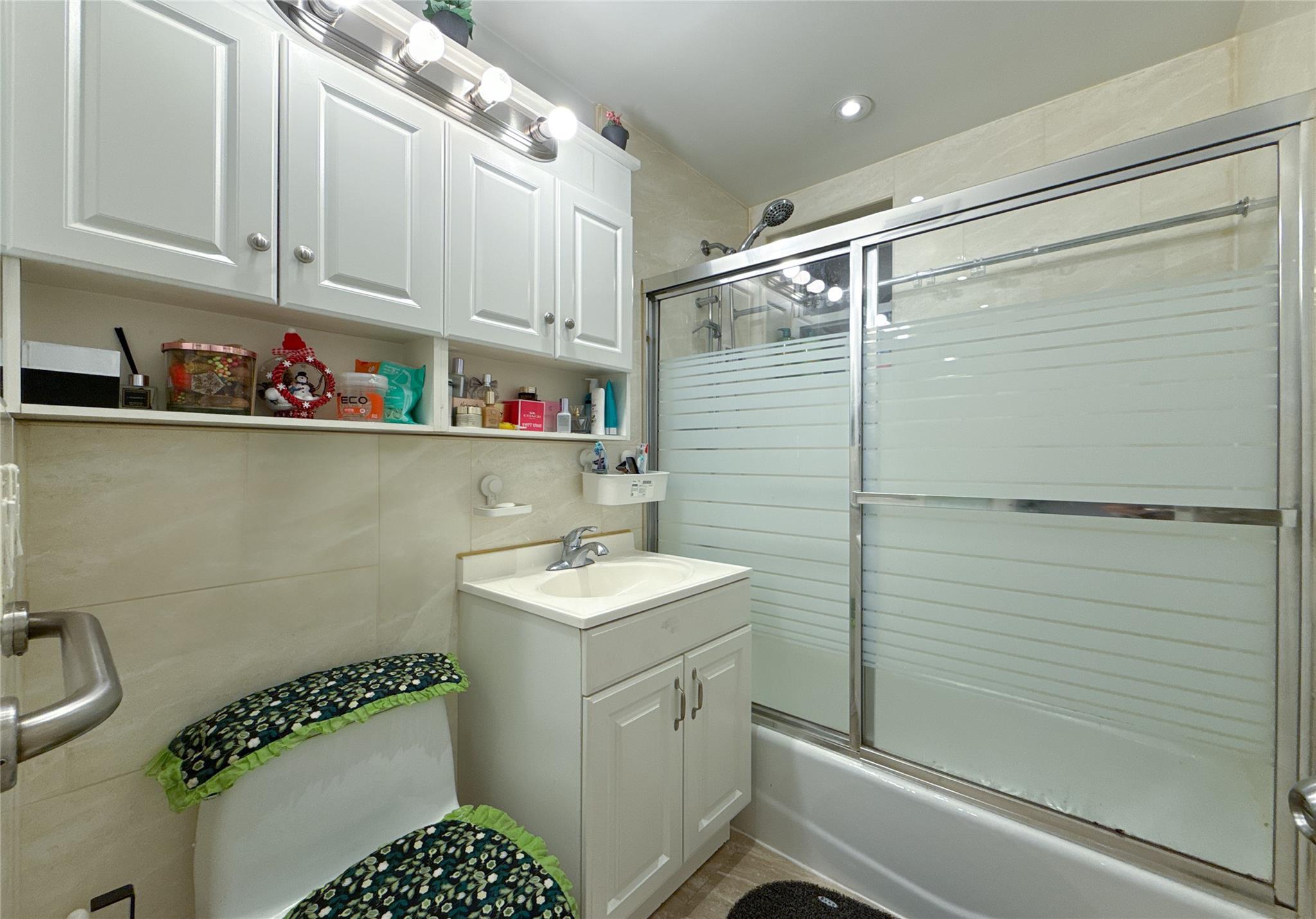 #17 photo, 137-08 31st Road, クイーンズ区 Flushing , NY 11354