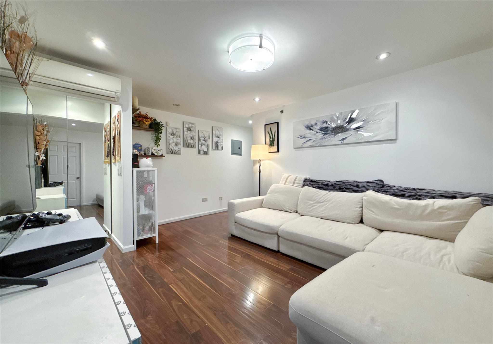 #8 photo, 137-08 31st Road, クイーンズ区 Flushing , NY 11354