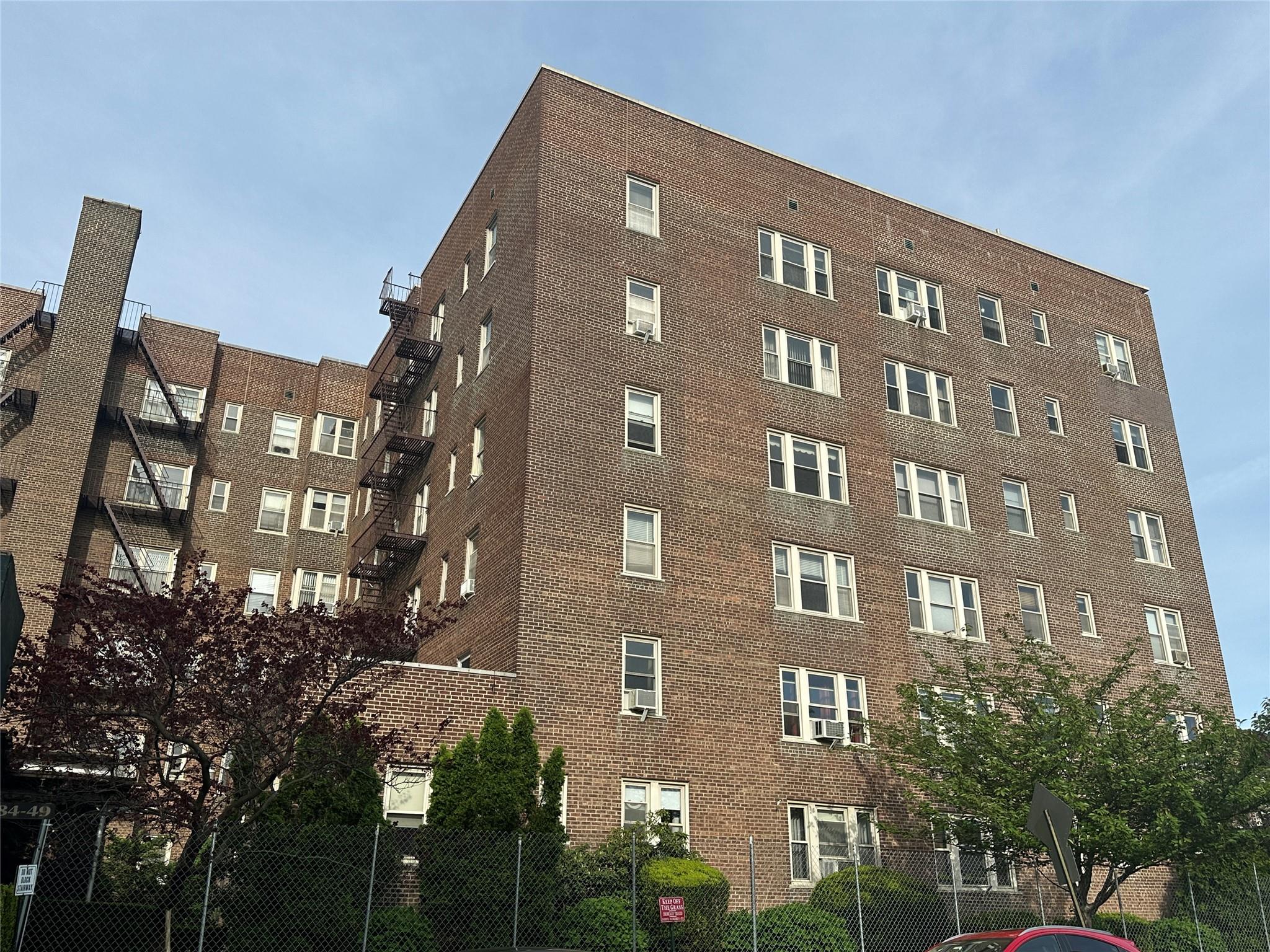 #11 photo, 84-49 168th Street, クイーンズ区 Jamaica Hills , NY 11432