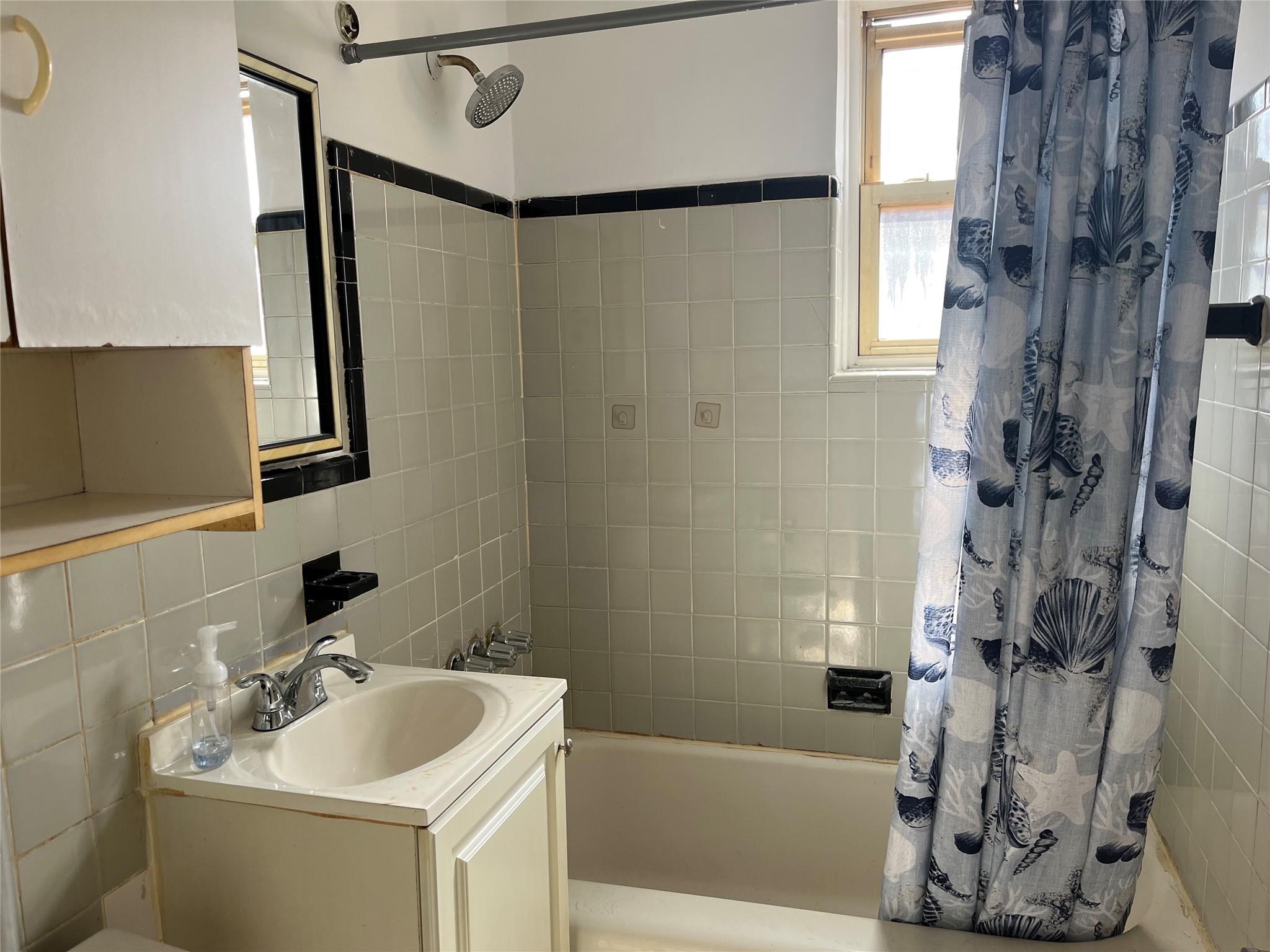 #5 photo, 387 Avenue, ブルックリン区 Brooklyn , NY 11223