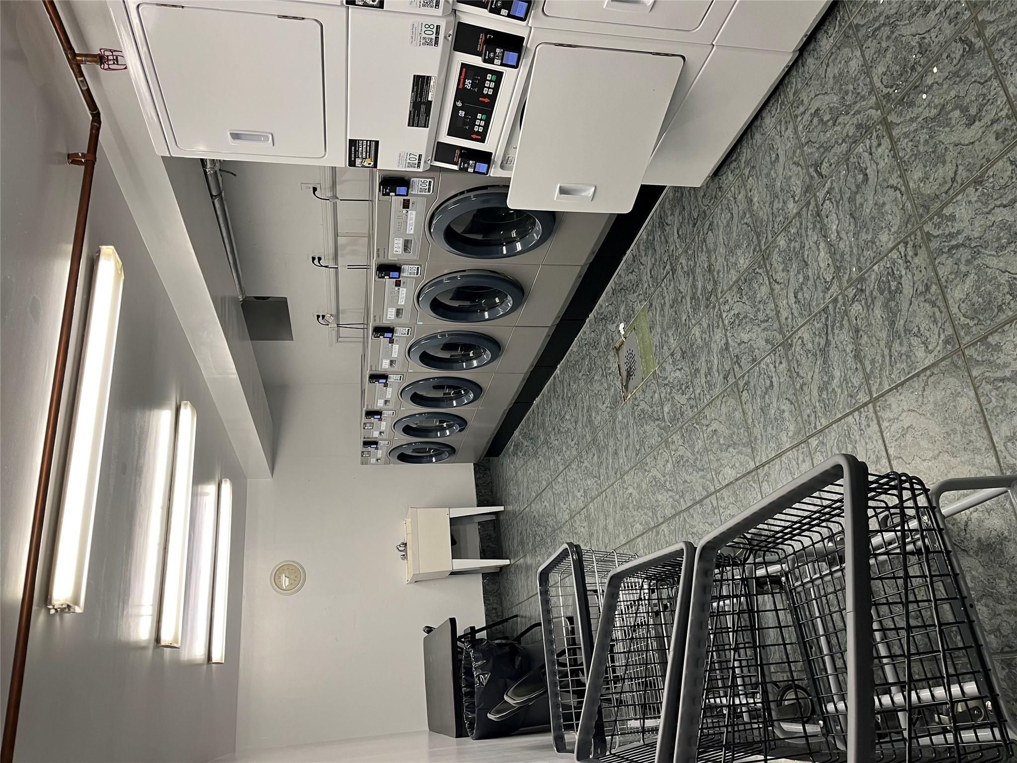 #8 photo, 387 Avenue, ブルックリン区 Brooklyn , NY 11223